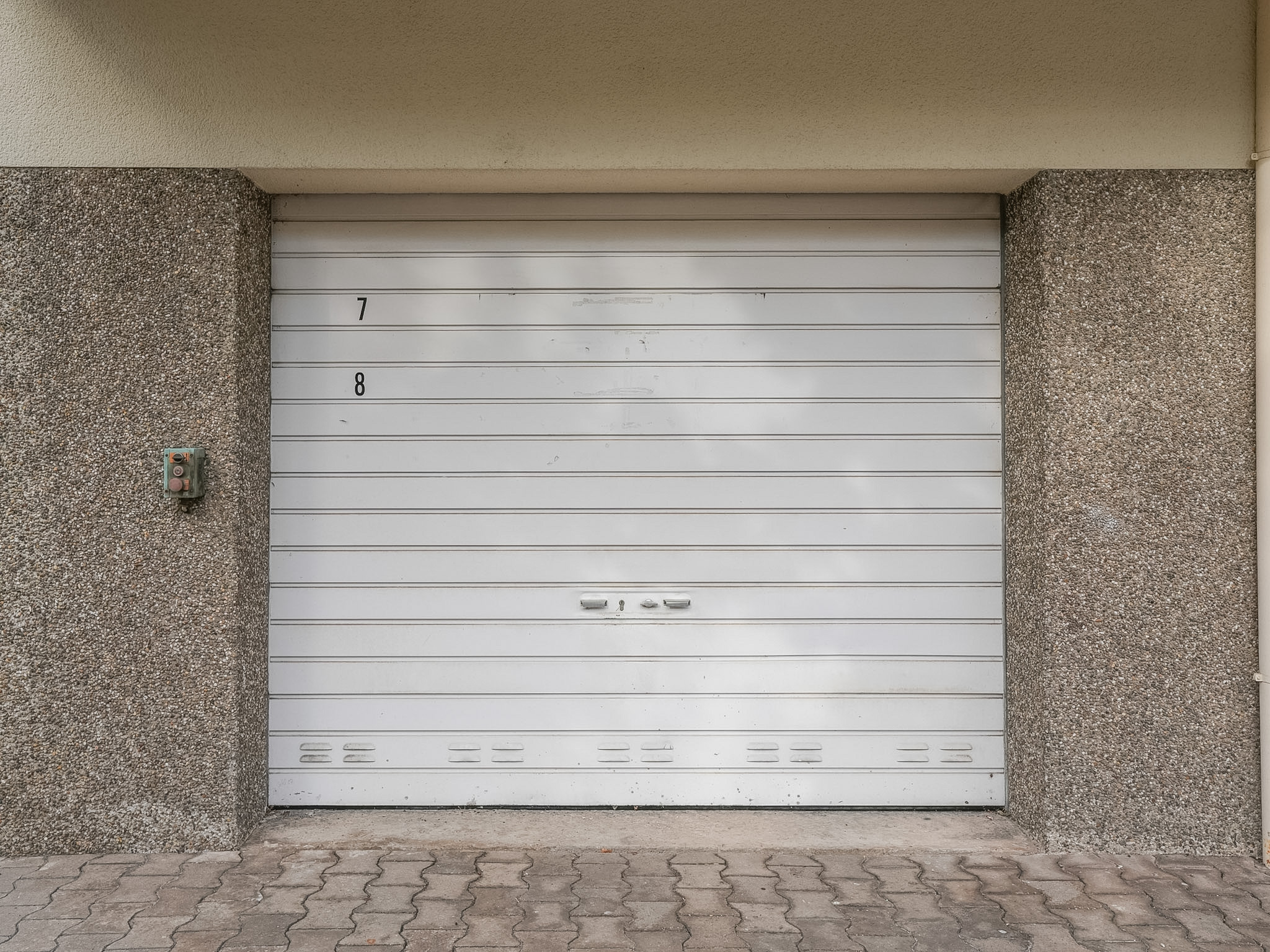Garage in zentraler Lage Saarbrückens zu vermieten!