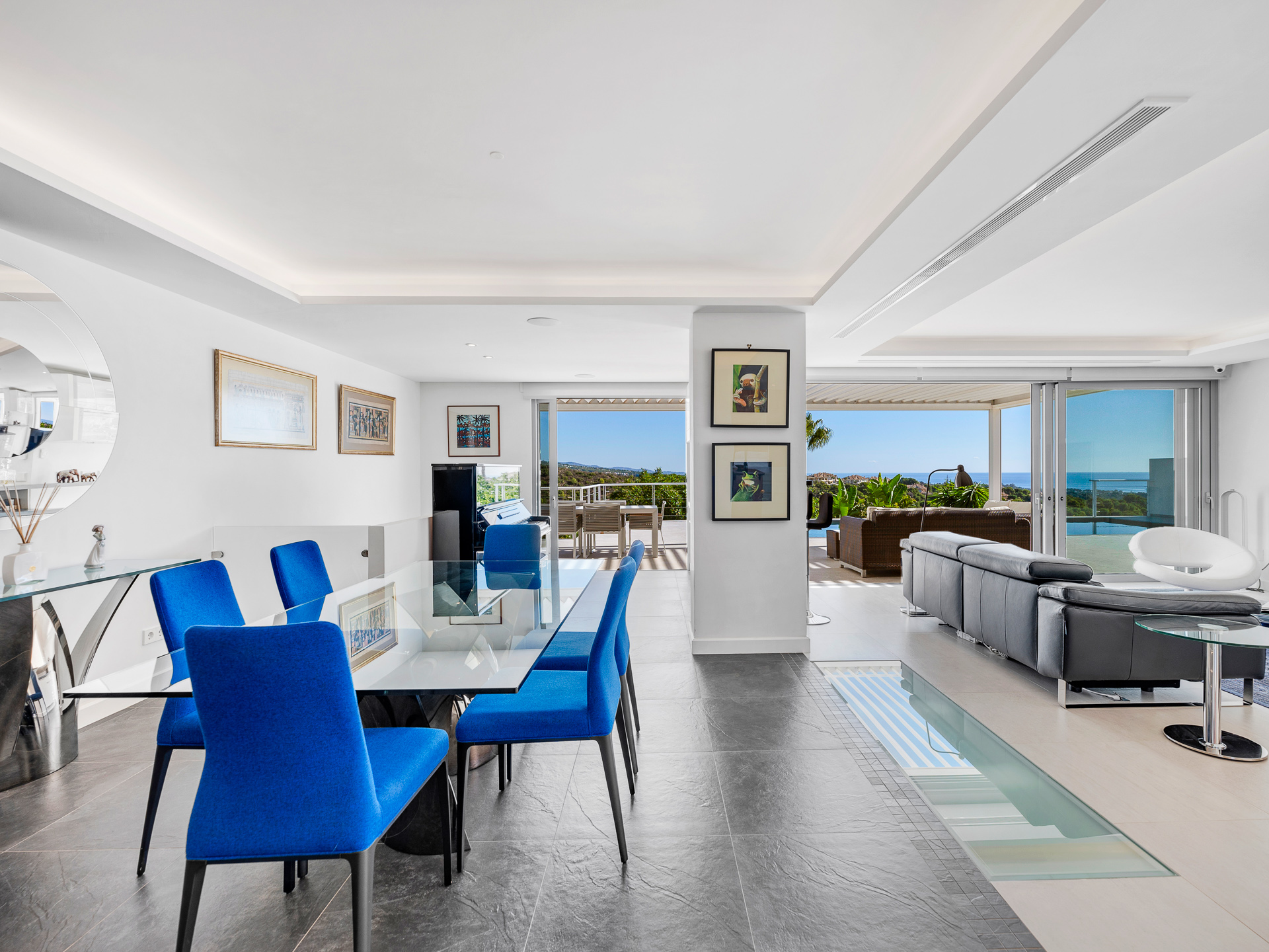 Villa de luxe moderne avec vue mer et montagne à Marbella