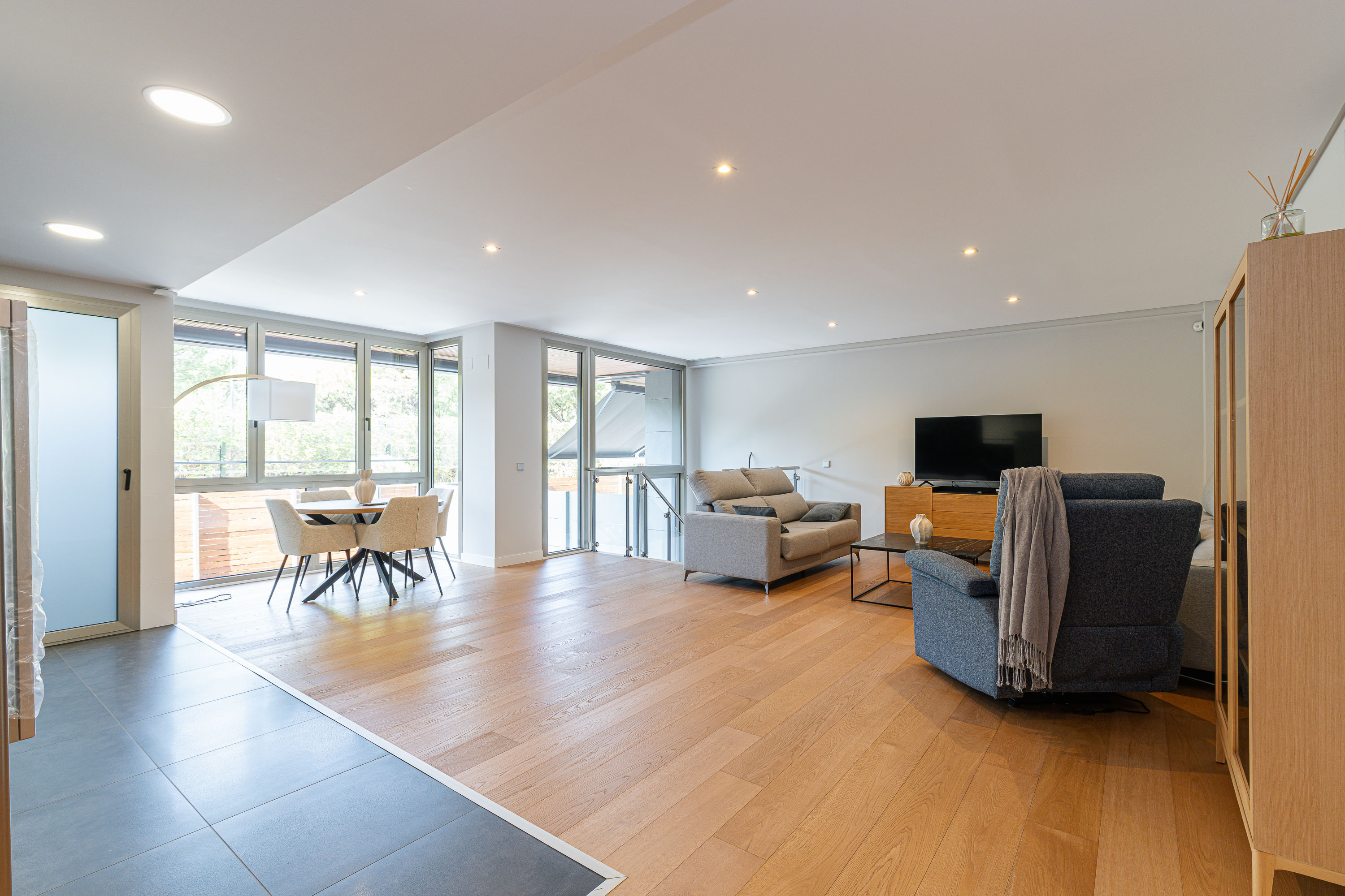 Exclusive ground-floor unit with garden in Pinnea Residential Complex.