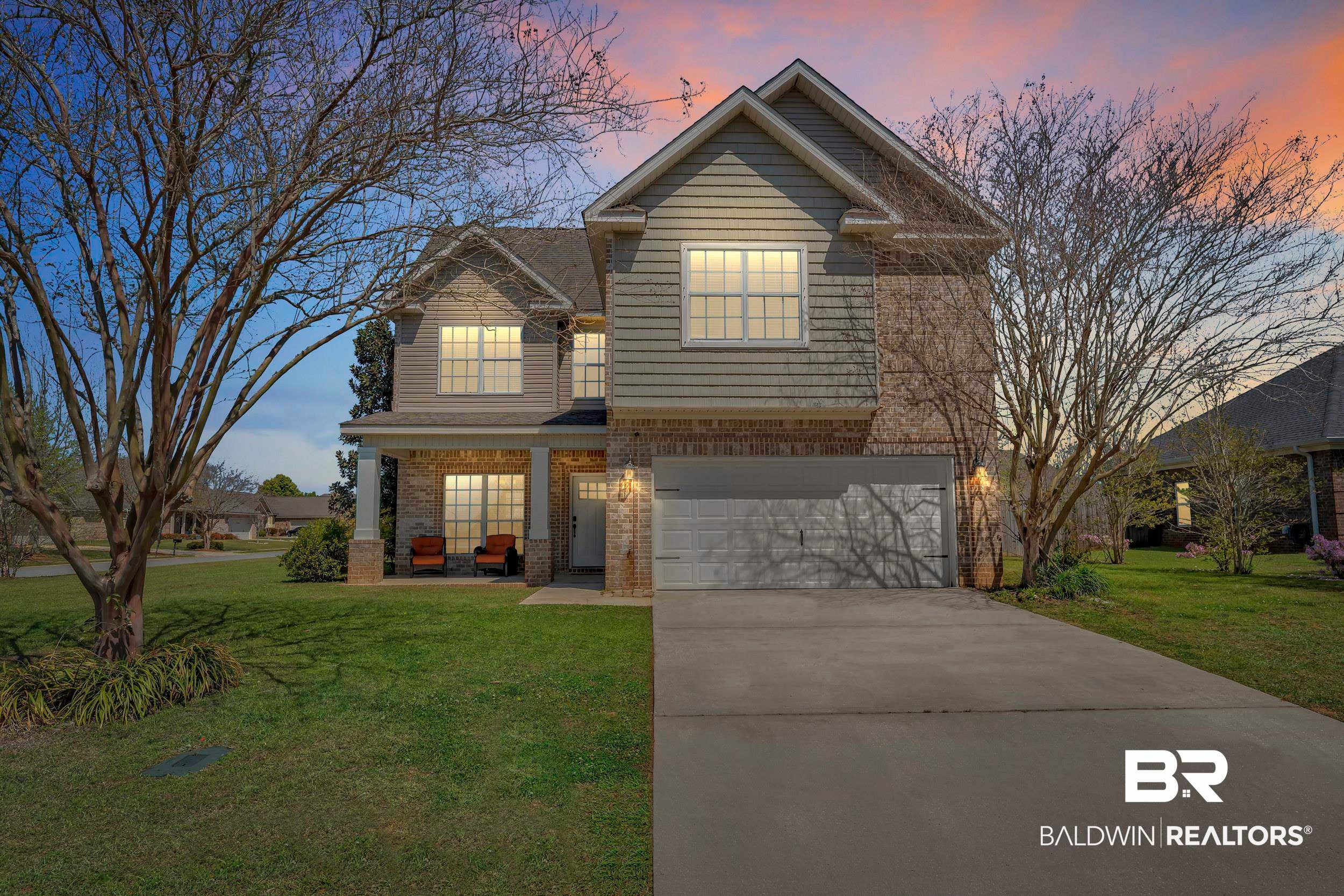 Beautifully Maintained Corner Lot Home in Daphne