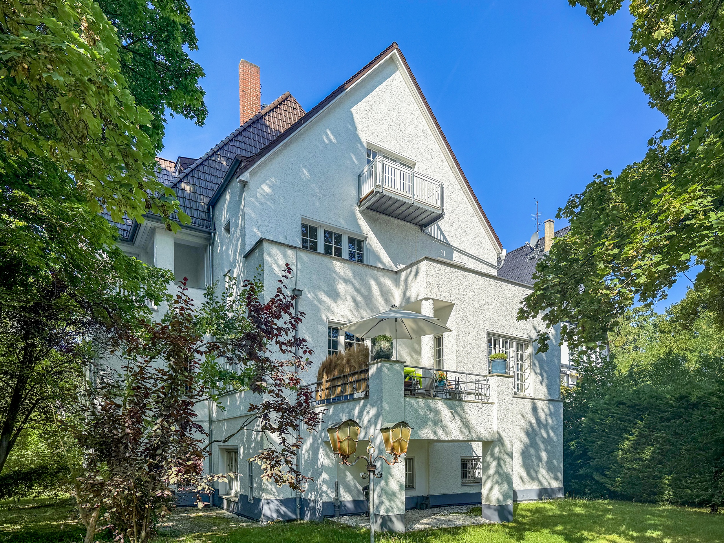 Modernisierte Villenetage in Muthesiusvilla nahe Schlachtensee