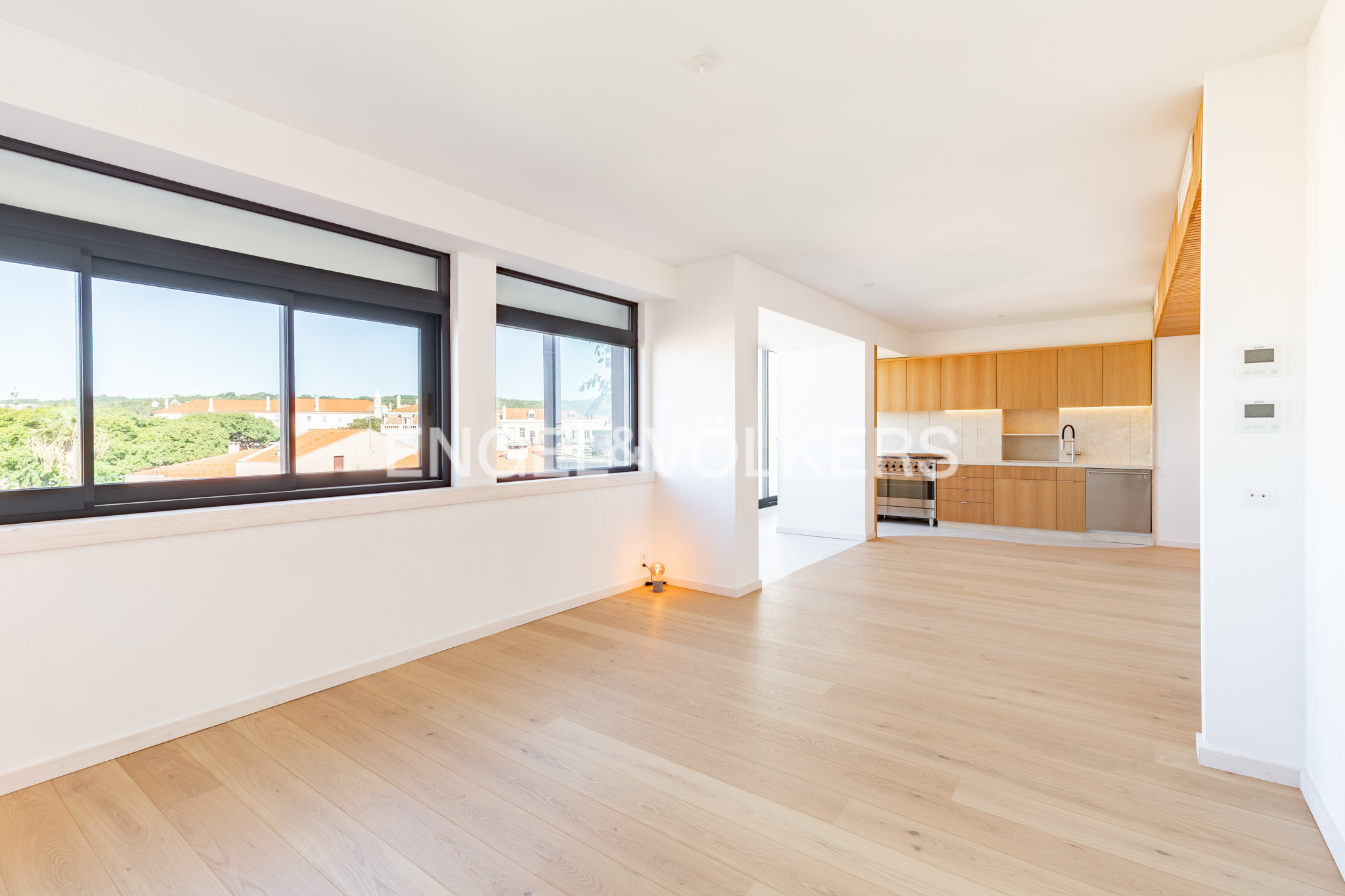 Beautiful 3-bedroom apartment with river view