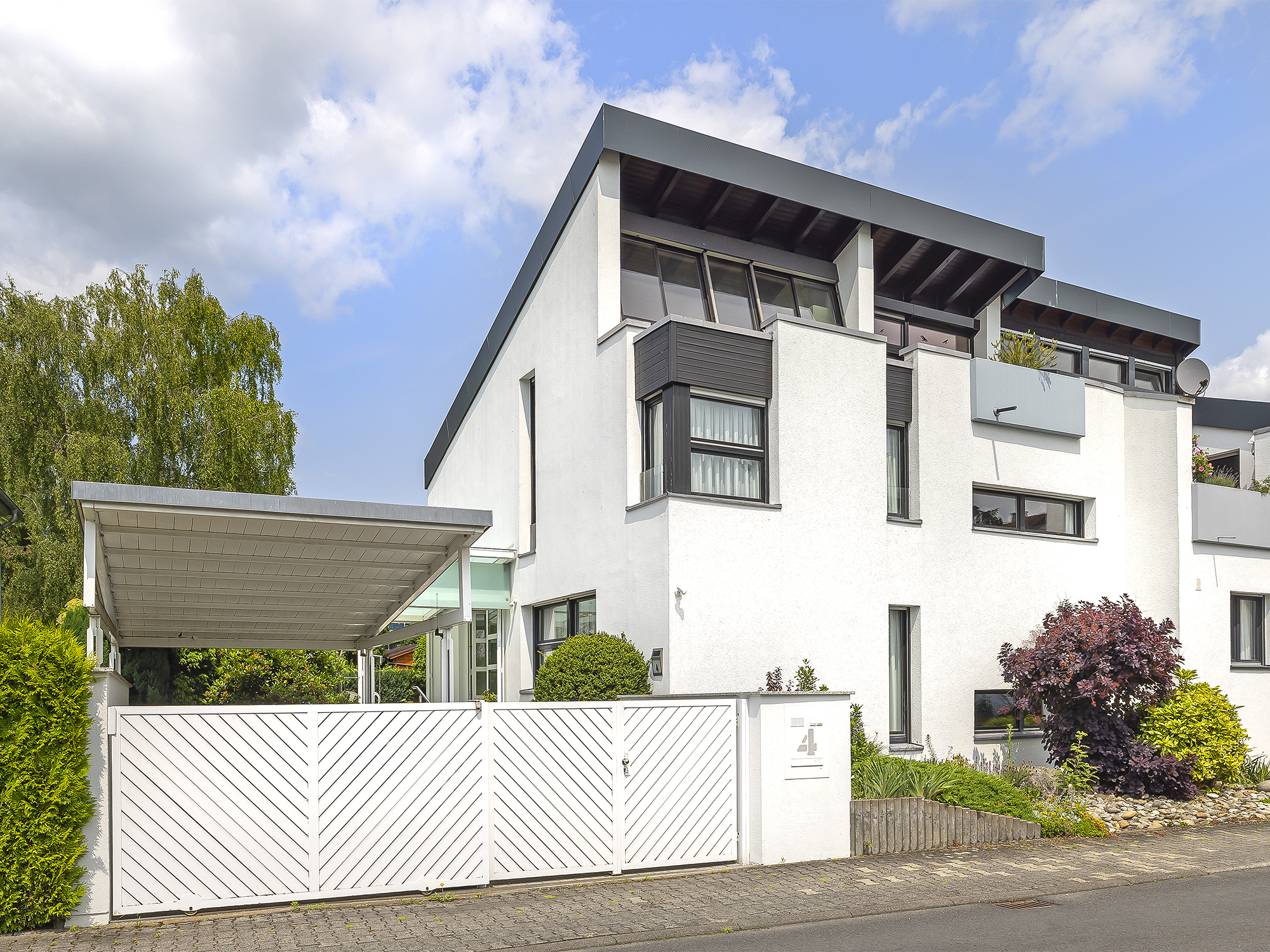 Exceptional semi-detached house in a sought-after residential area