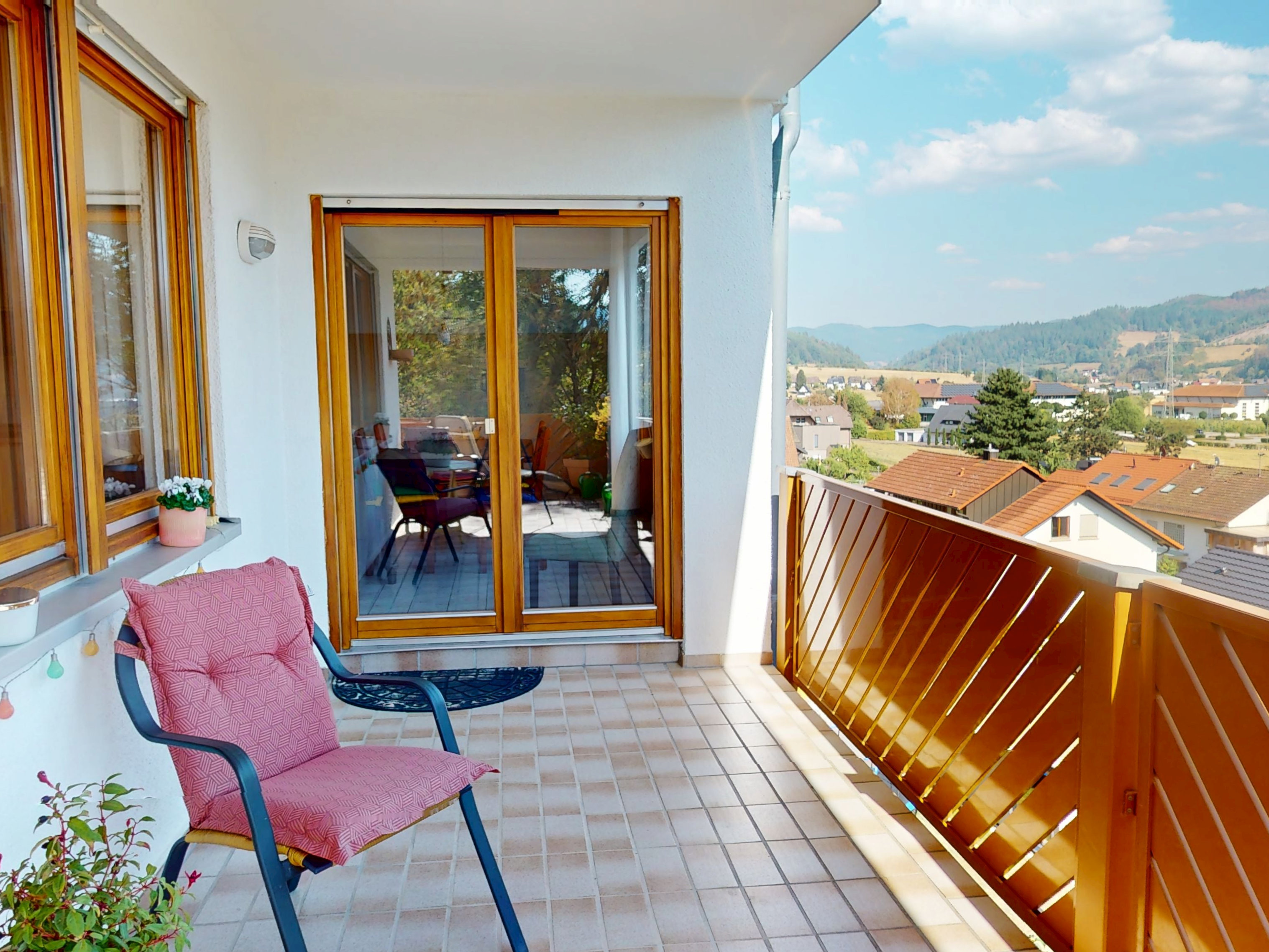 Moderne Wohnung mit schöner Panoramaaussicht!