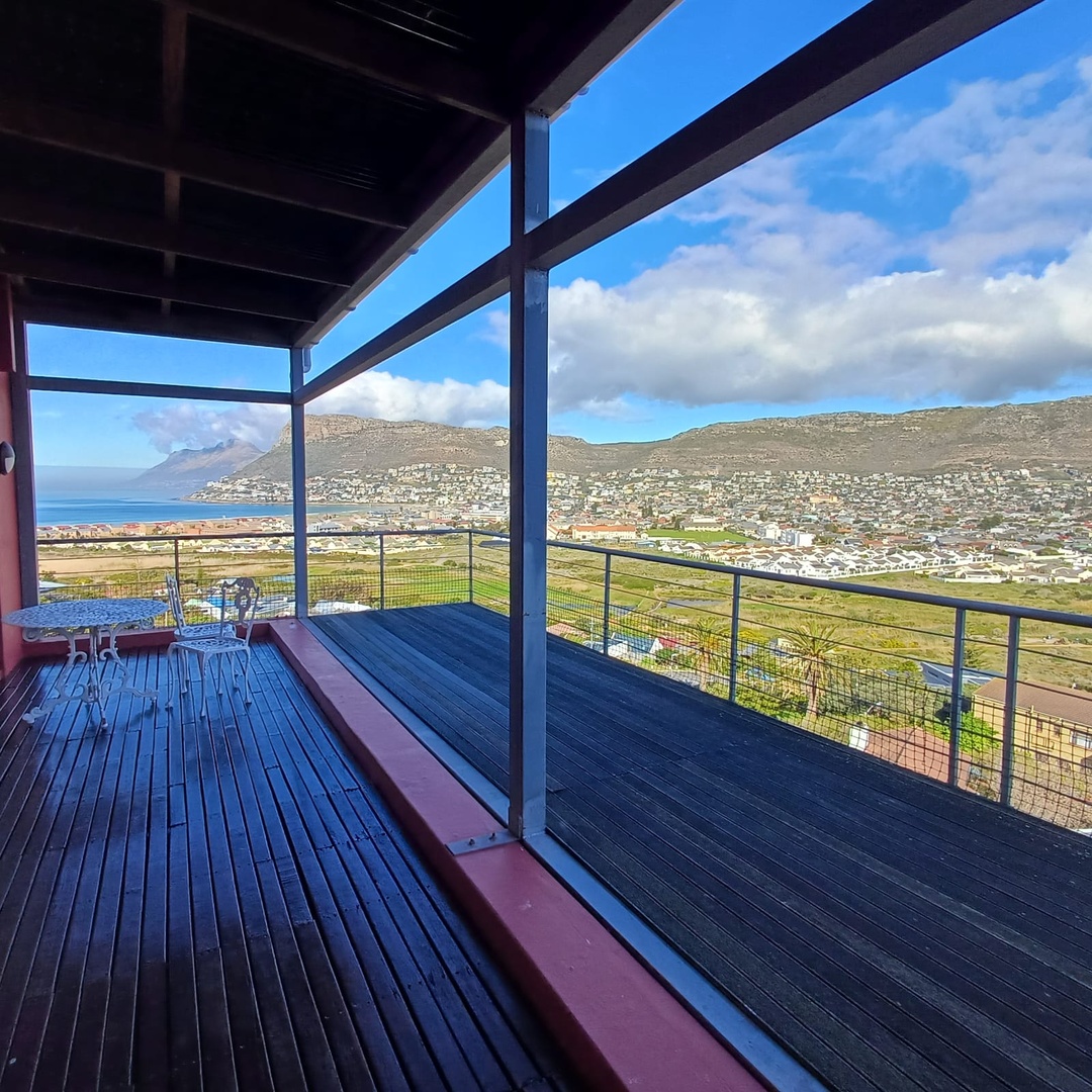 Clovelly Loft apartment with amazing views