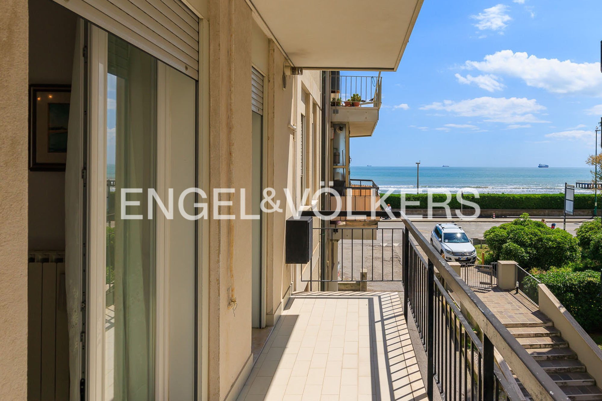 Unmissable sea view flat