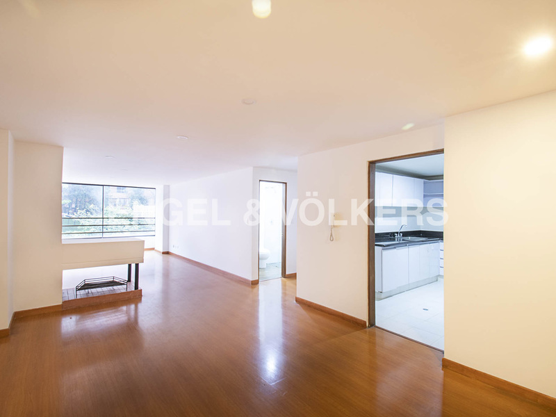 Amplio apartamento para arriendo en Rosales