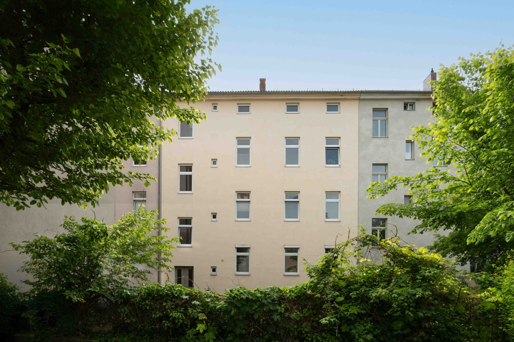 Wohn- und Geschäftshaus mit großzügigen Wohnungen in beliebter Wohnlage