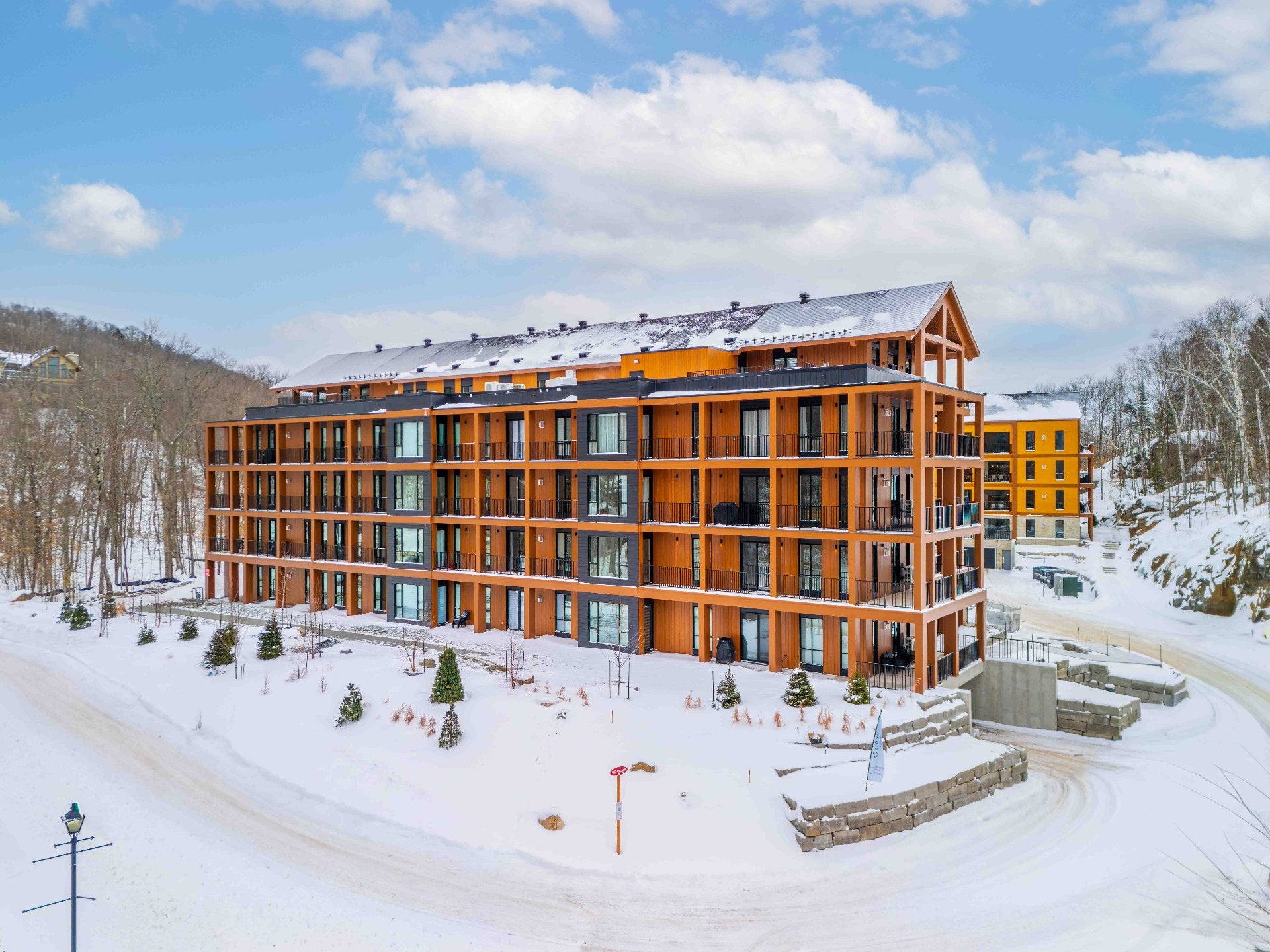 Magnificent new condo, ready to move into for the ski season