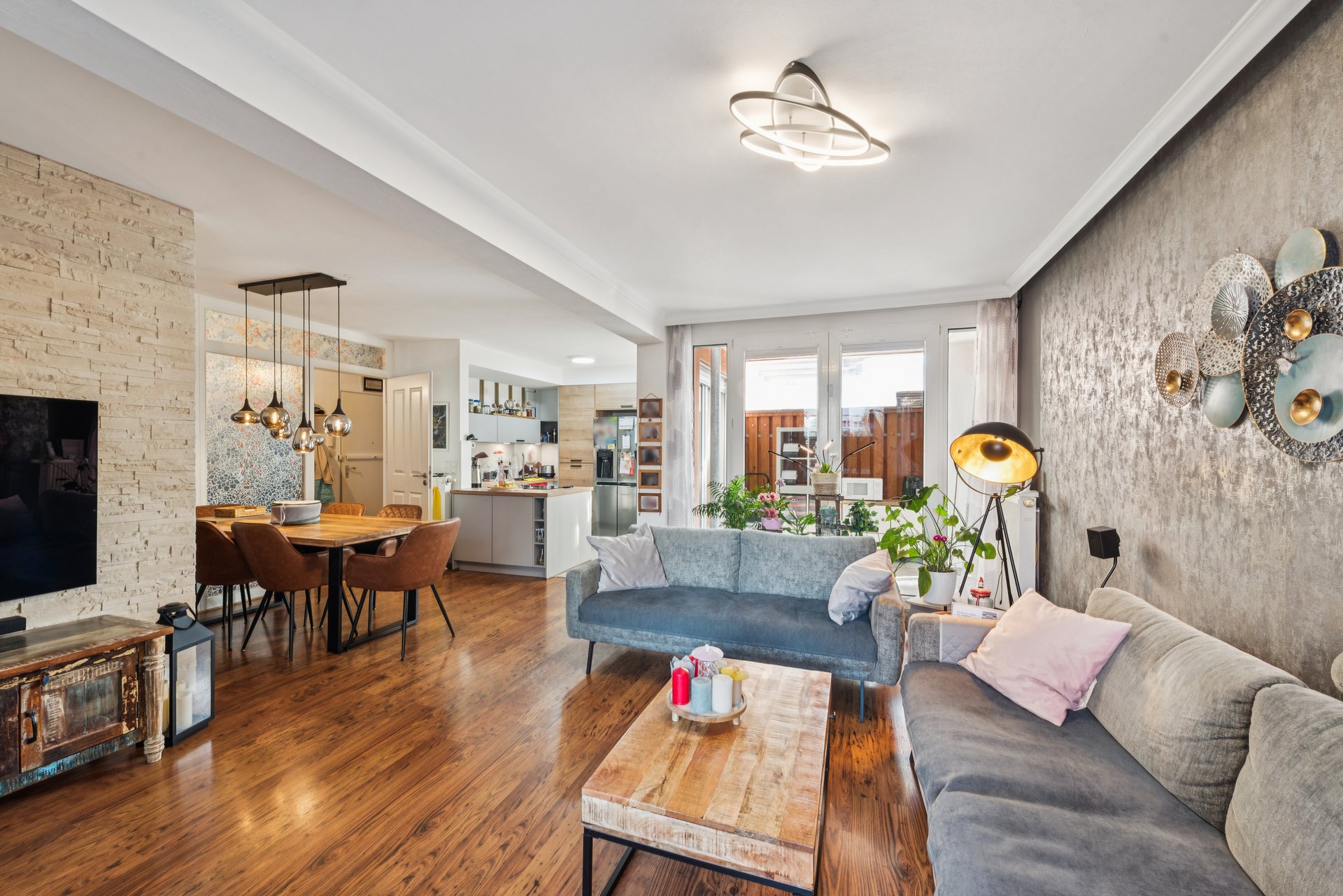 Helle 4-Zimmer-Wohnung mit zwei Terrassen und Garten: Barrierearm, modern und top-gepflegt