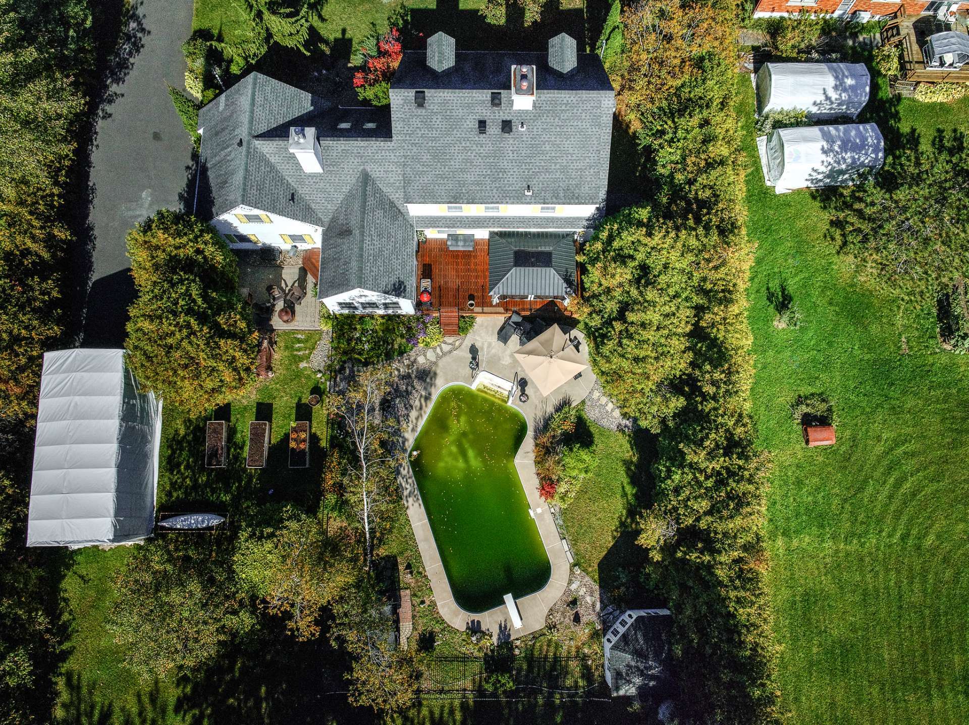 Magnificent country-style property offering tranquility