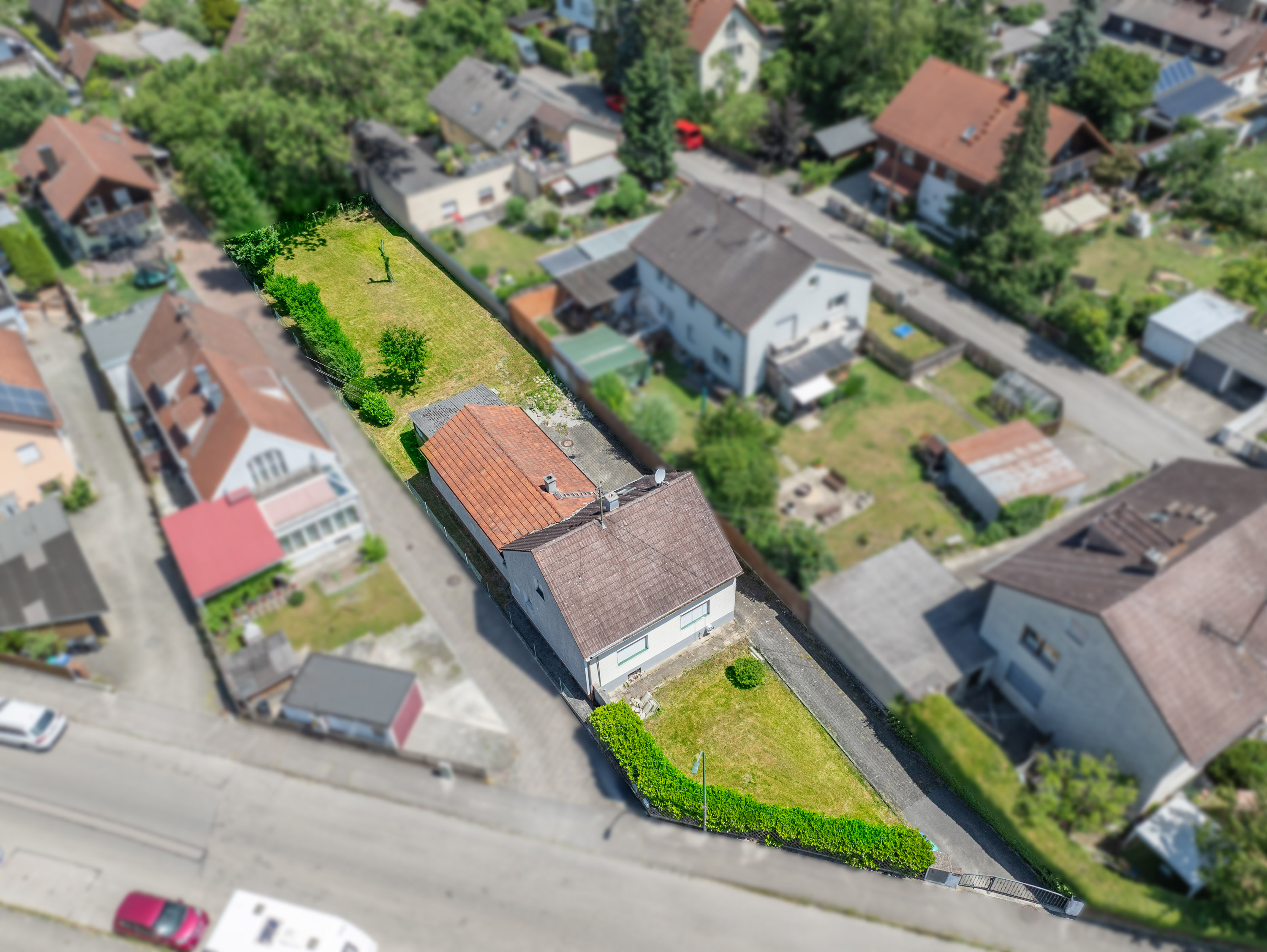 Ruhig gelegenes, vielseitig nutzbares Grundstück - bebaubar mit zwei Doppelhäuser oder zwei Einfamilienhäuser