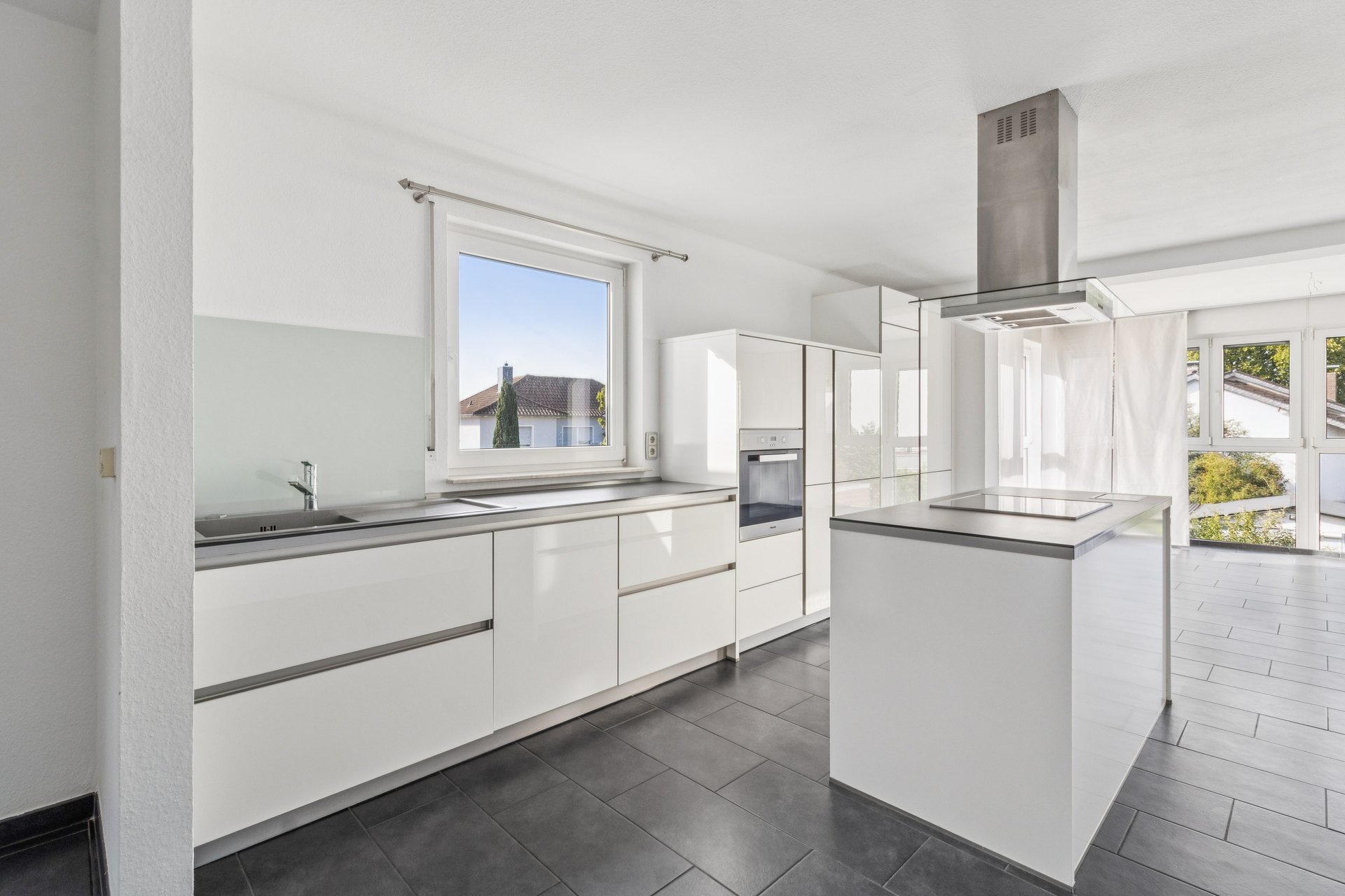 Exclusive four-room apartment in Offenbach-Bieber – ideally located near Frankfurt