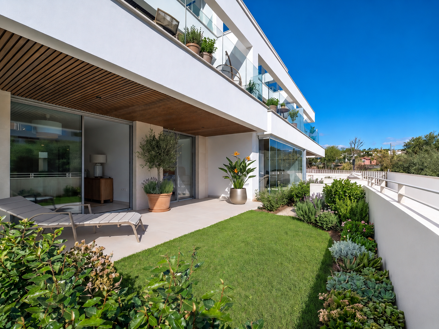 Modern Beachside Apartment with Premium Amenities