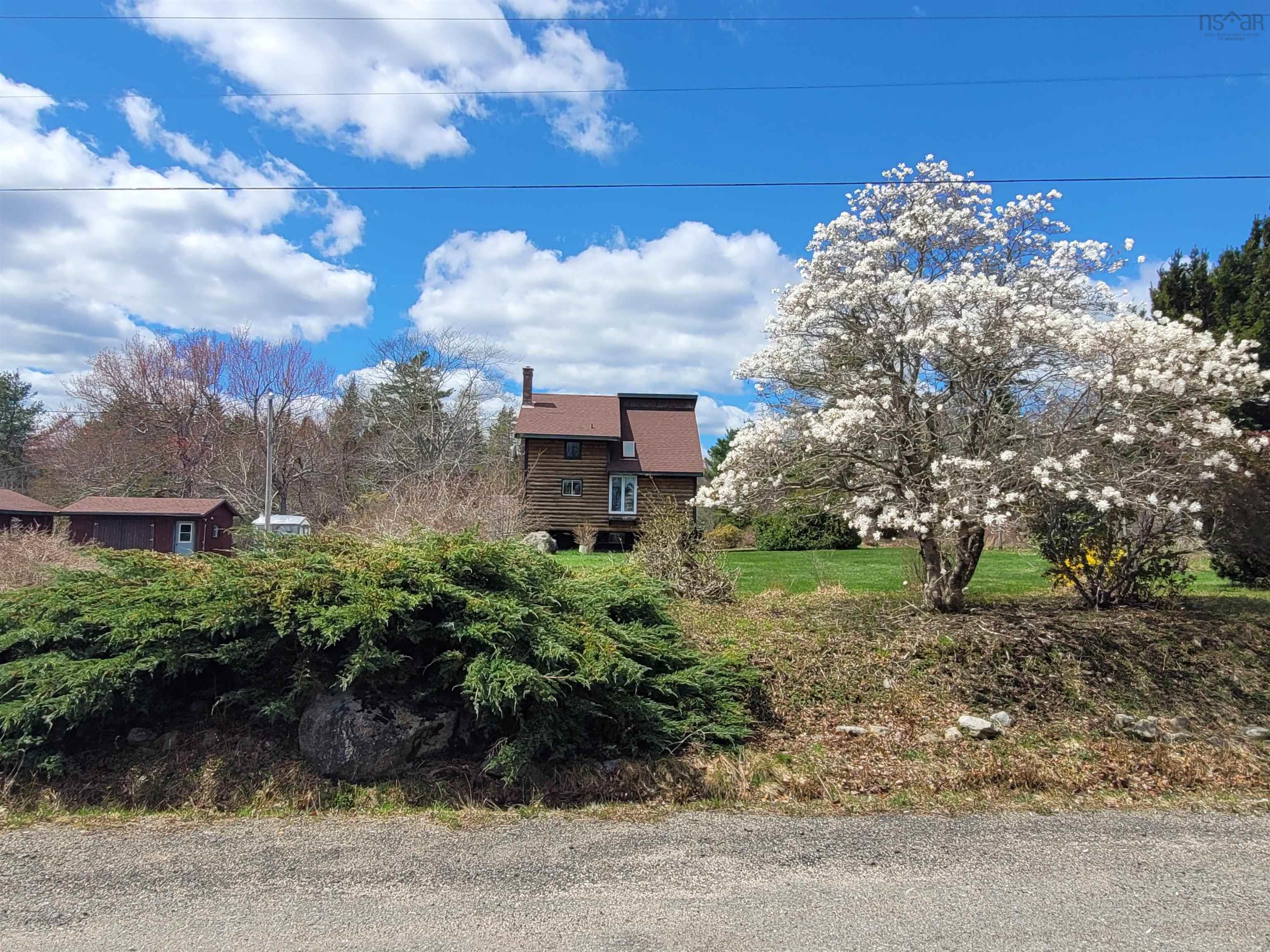 30 Acres with Custom Home, Vineyard and Gardens!