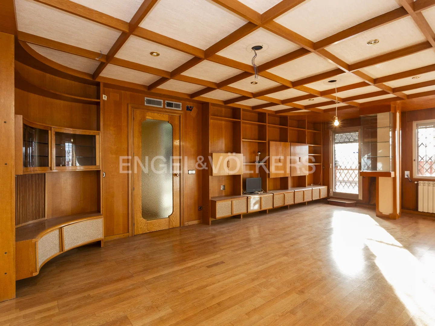 Central and spacious penthouse to update
