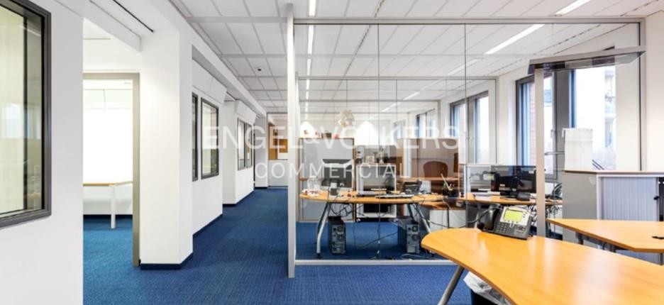 Kurzfristiger Bezug möglich: Büroetage an der A100