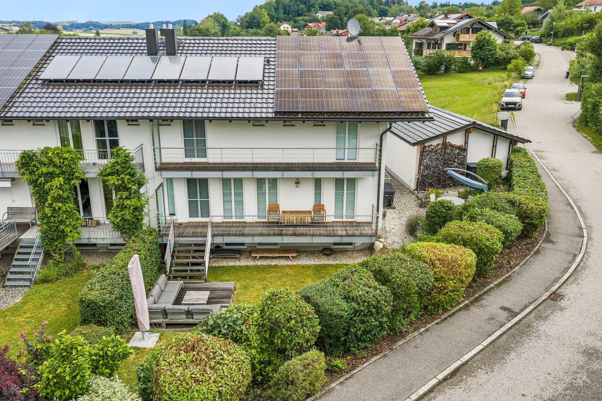 Sunlit home with home-office quality near Munich