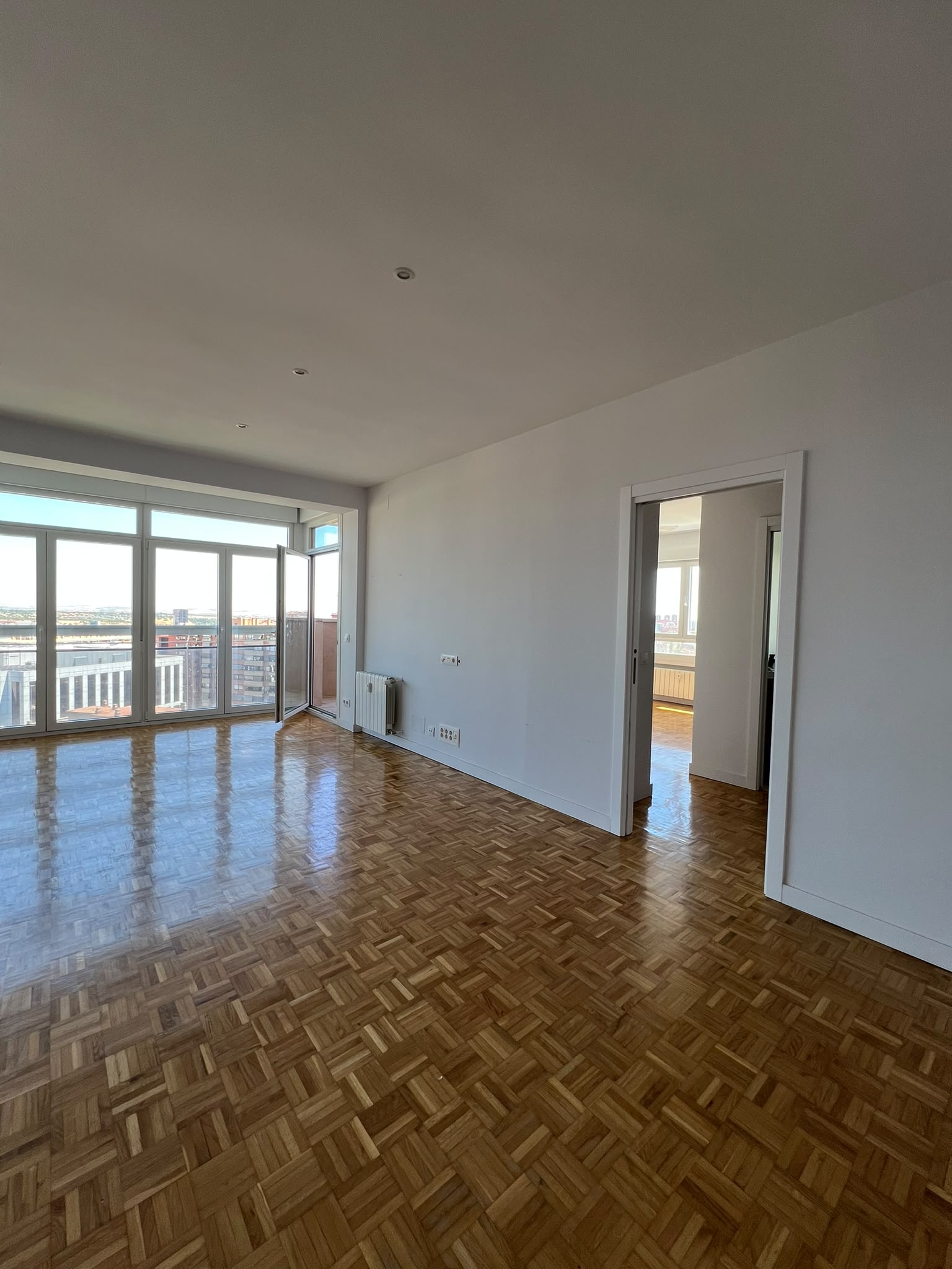 Exclusive renovated home in Arturo Soria with terrace, garage and storage room