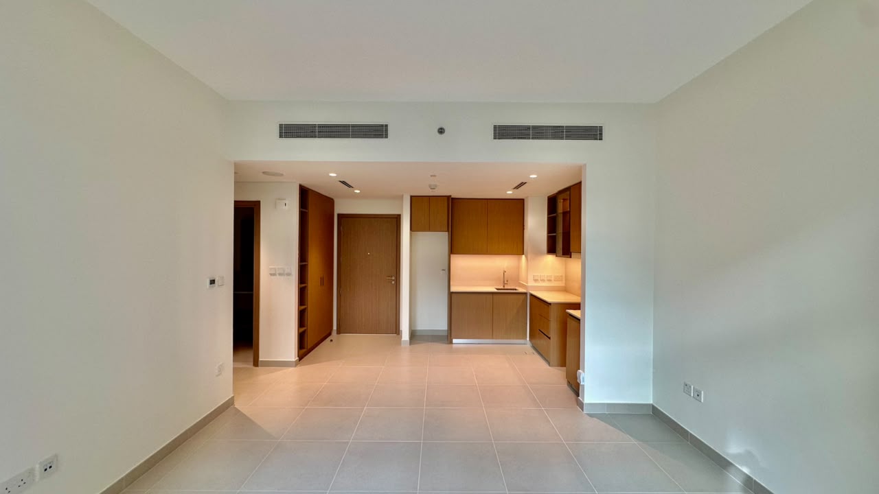 Vacant | Unfurnished | Low Floor