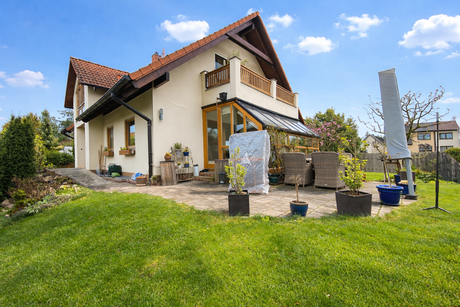 Großzügiges Wohnhaus mit hochwertiger Ausstattung
