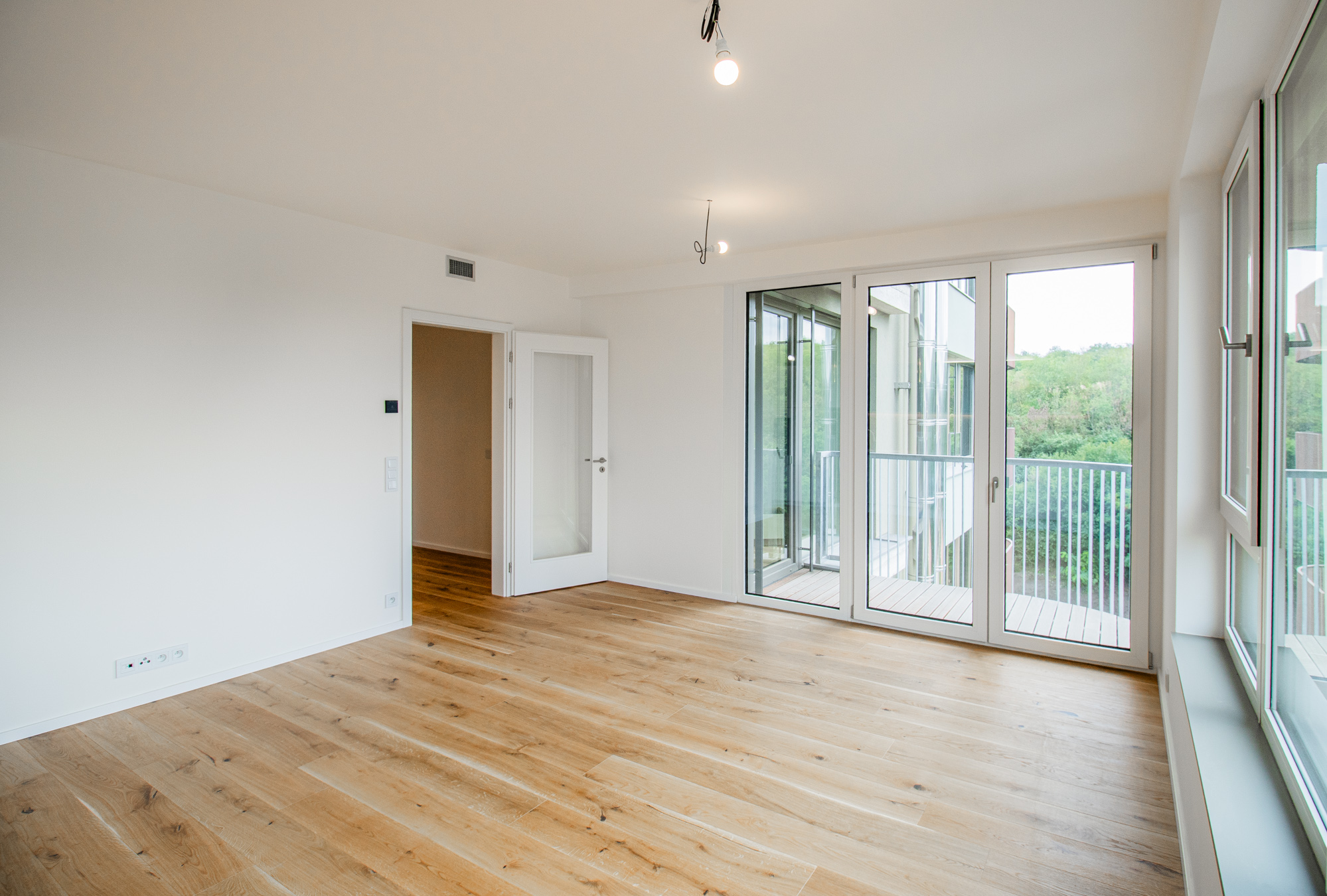 Rent a 2+kt apartment with a garage and views of the surrounding greenery at the Semerínka Residence