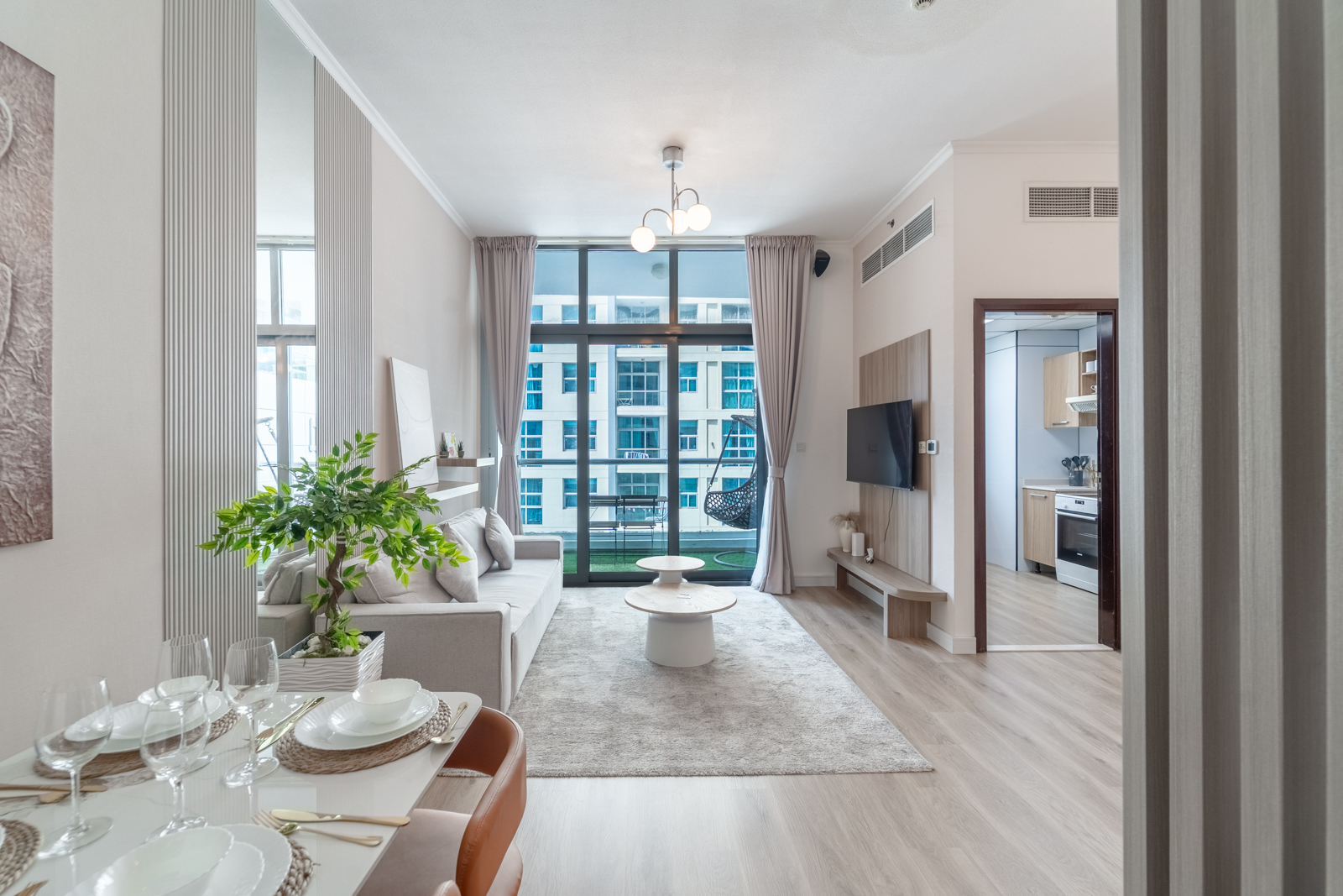Exclusive | Upgraded Apartment | Large Layout
