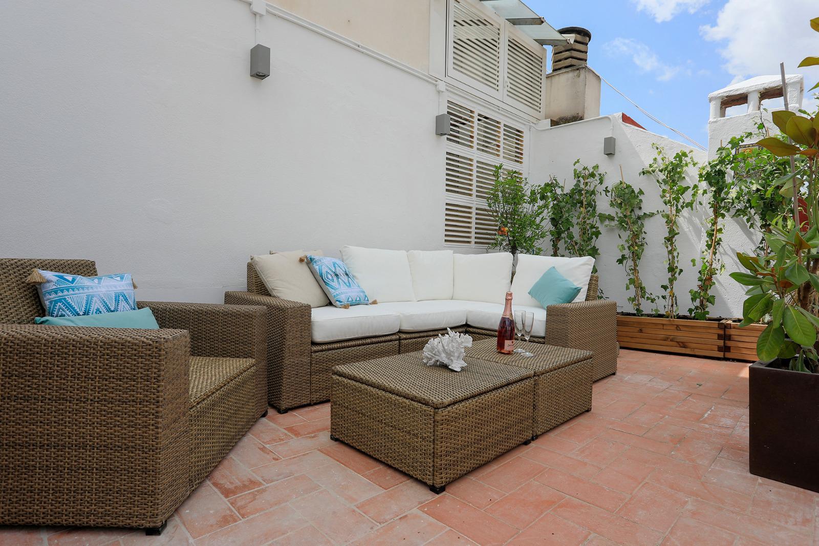 Charming furnished HOLIDAY penthouse in Sant Gervasi