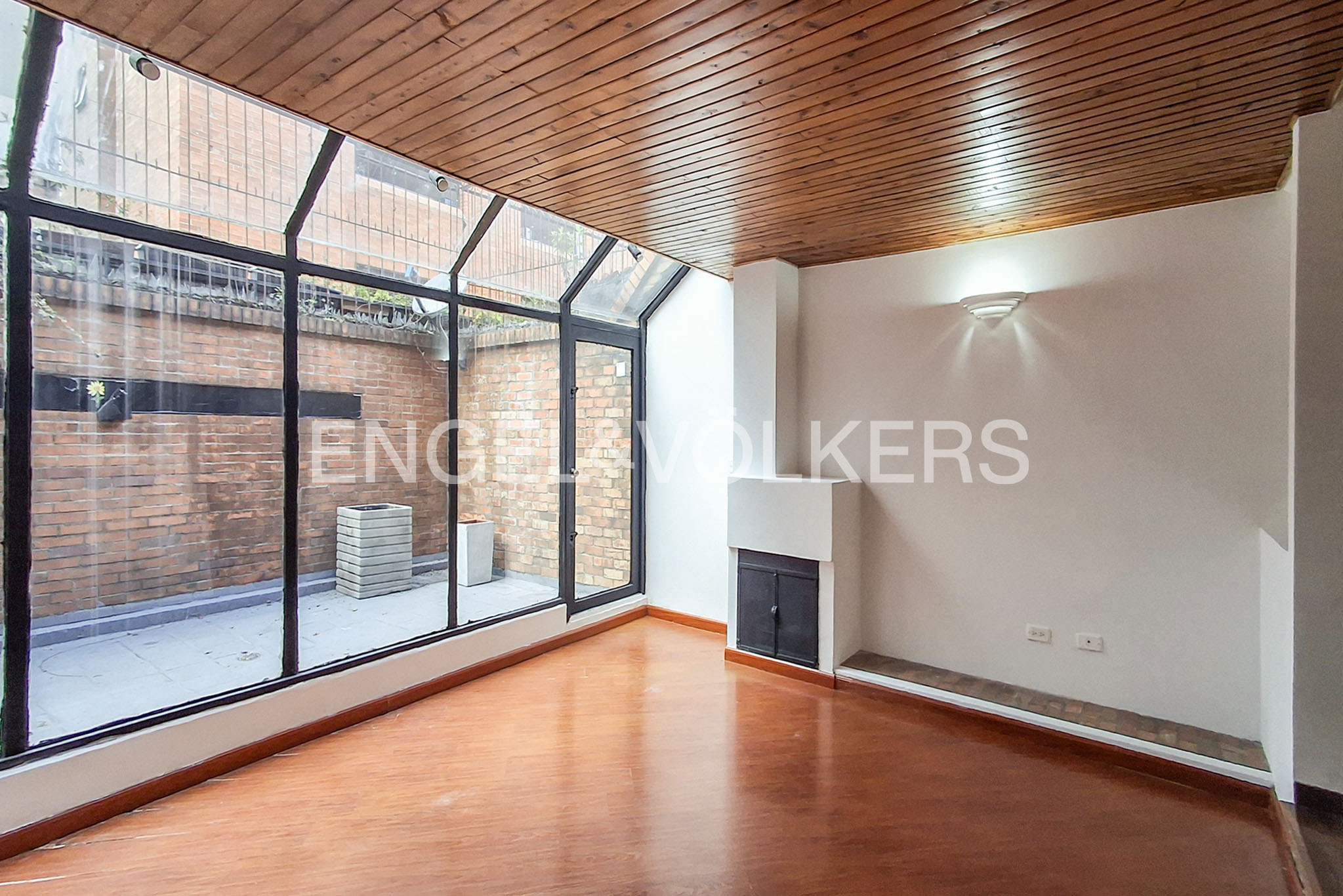 Casa para venta en conjunto cerrado en Chicó Navarra