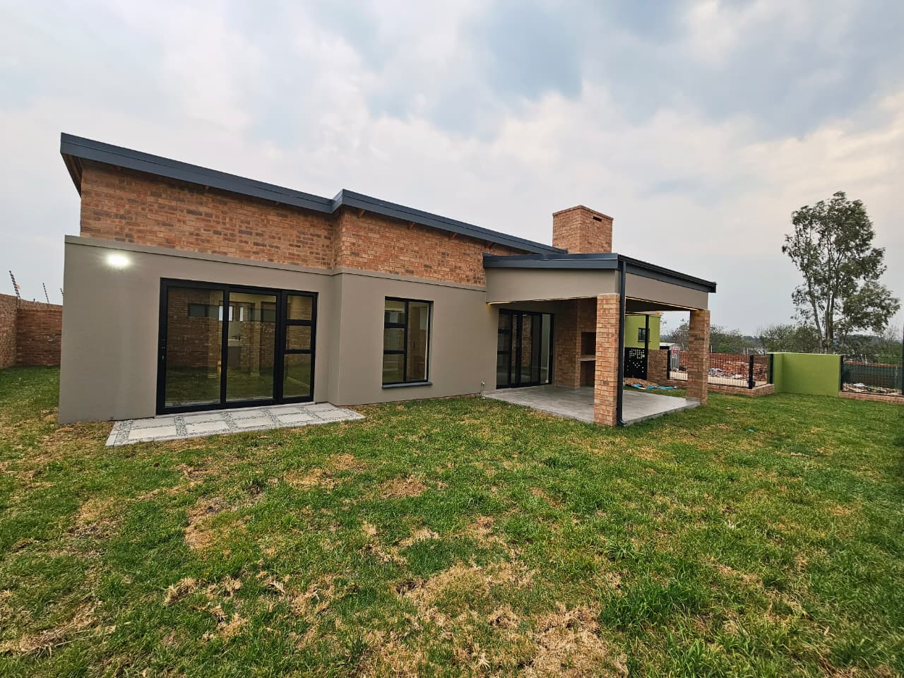 Stylish Modern Home with Scenic Surroundings