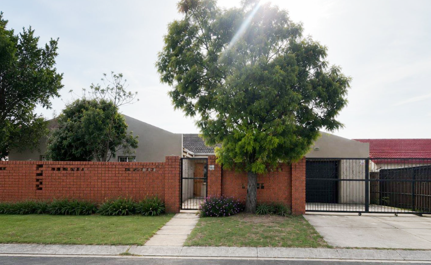 Family Home with Income-Generating Flatlet