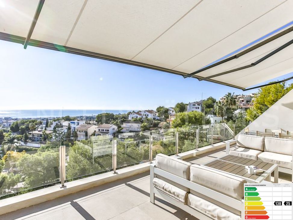 Spectacular modern chalet with remarkable views of Sitges