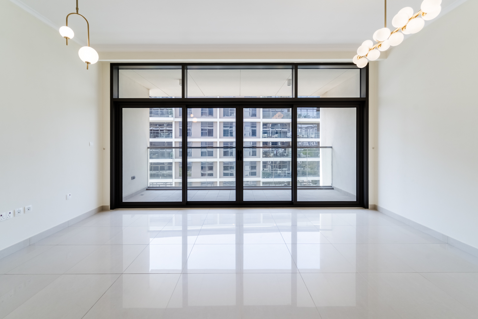 Mid Floor | Vacant | Large Private Terrace