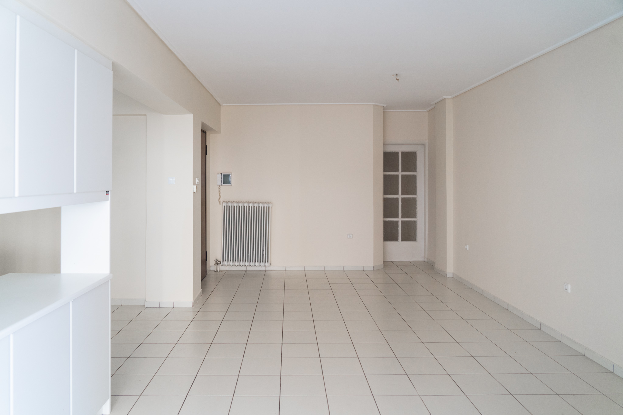 4th-Floor apartment with veranda and parking space