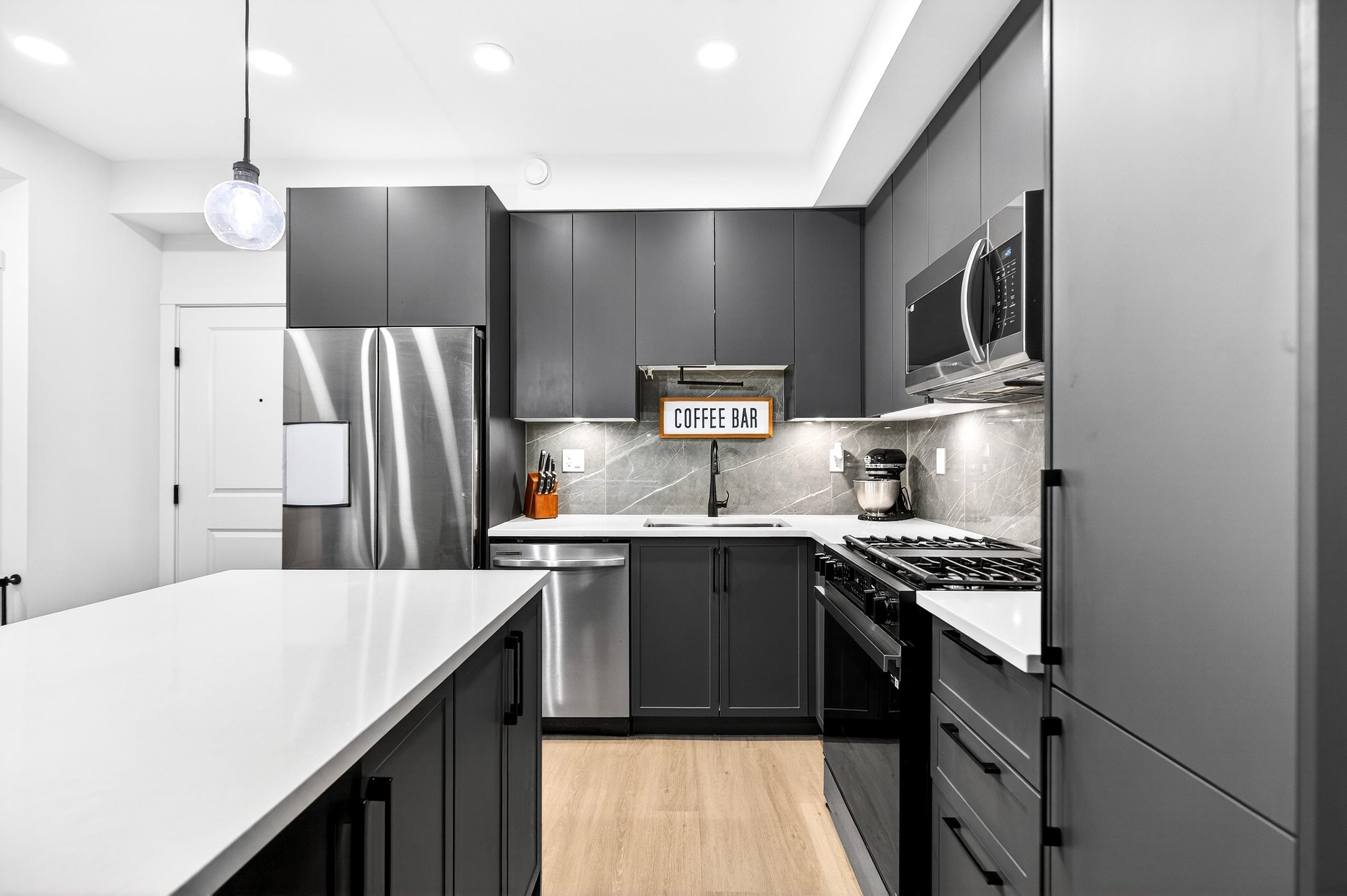2-Bedroom, 2-Bath @ King + Crescent!