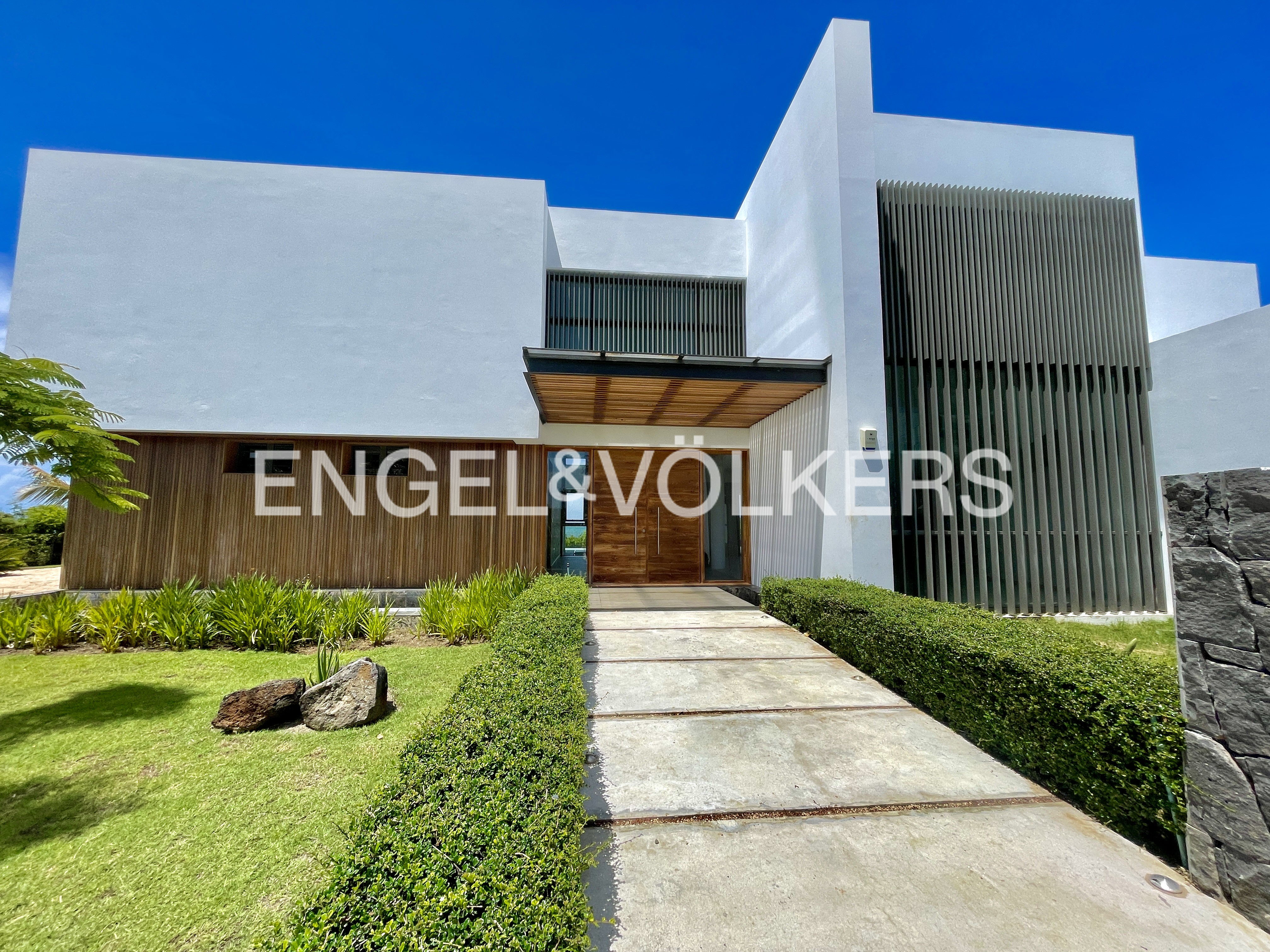 Breathtaking Beachfront Villa – A Blank Canvas for Your Coastal Dream