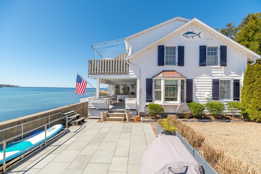 Live the Ultimate Coastal Lifestyle