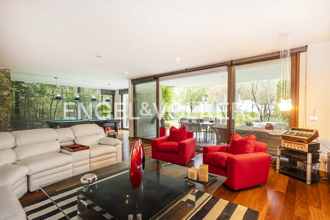 Amplio dúplex con jardín privado