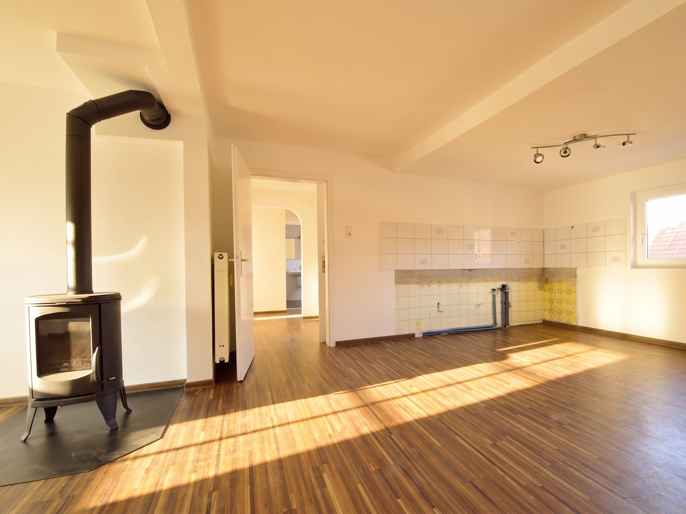 Schöne ruhige 4 -Zimmer-Wohnung                                       mit Blick über den Dächern Bürgstadts