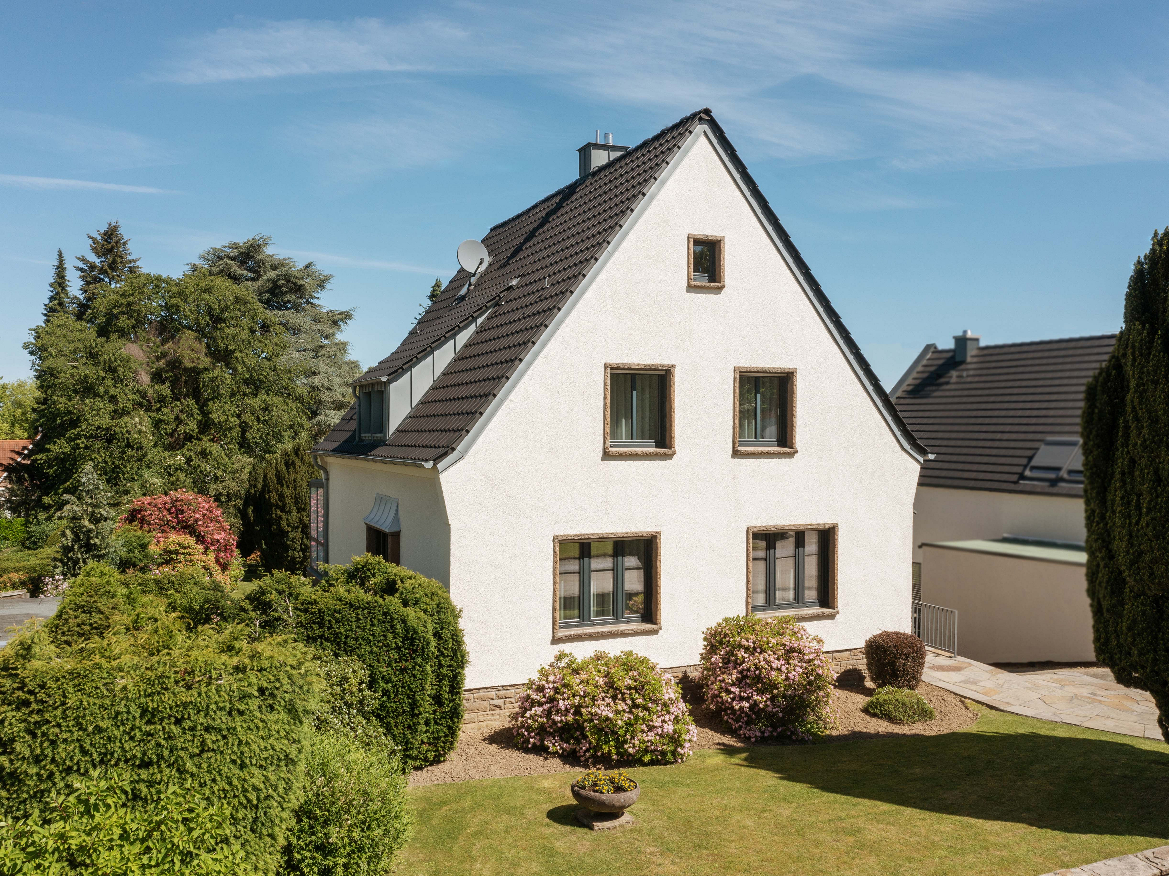 Freistehendes Einfamilienhaus - aufwendig kernsaniert und hochwertig ausgestattet