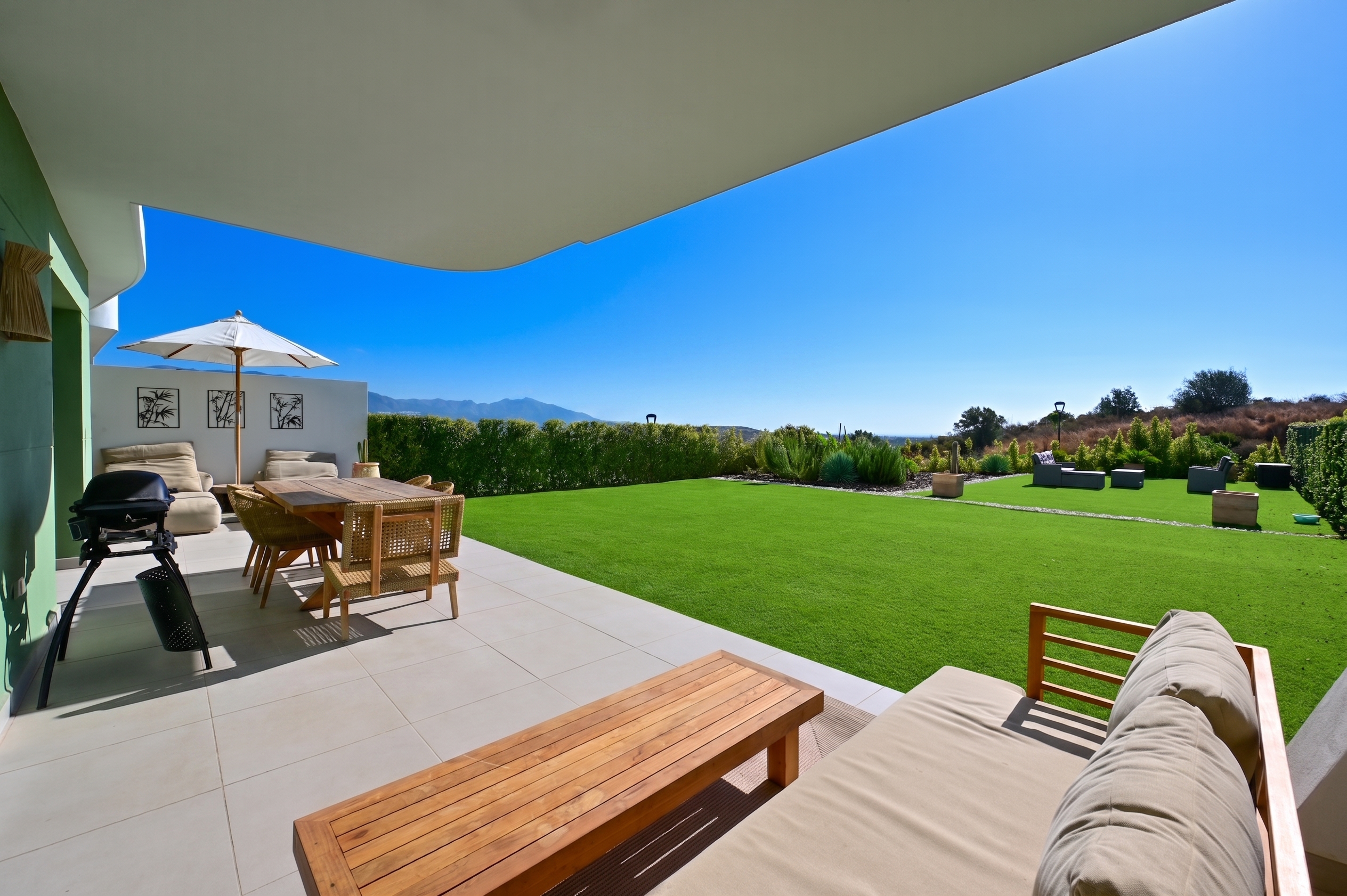 Contemporary Apartment with 230 m² Private Garden, Sea Views and Tourist Rental Licence