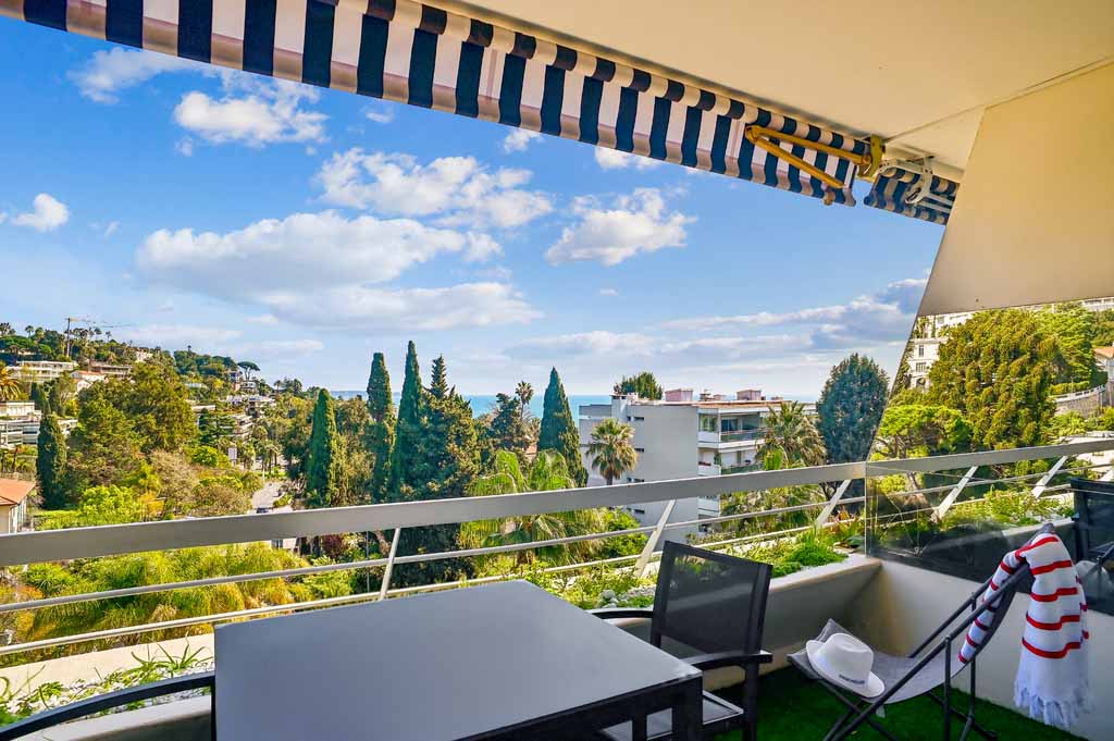 Cannes Basse Californie – Stunning 1-bed, dual-aspect apartment with sea views