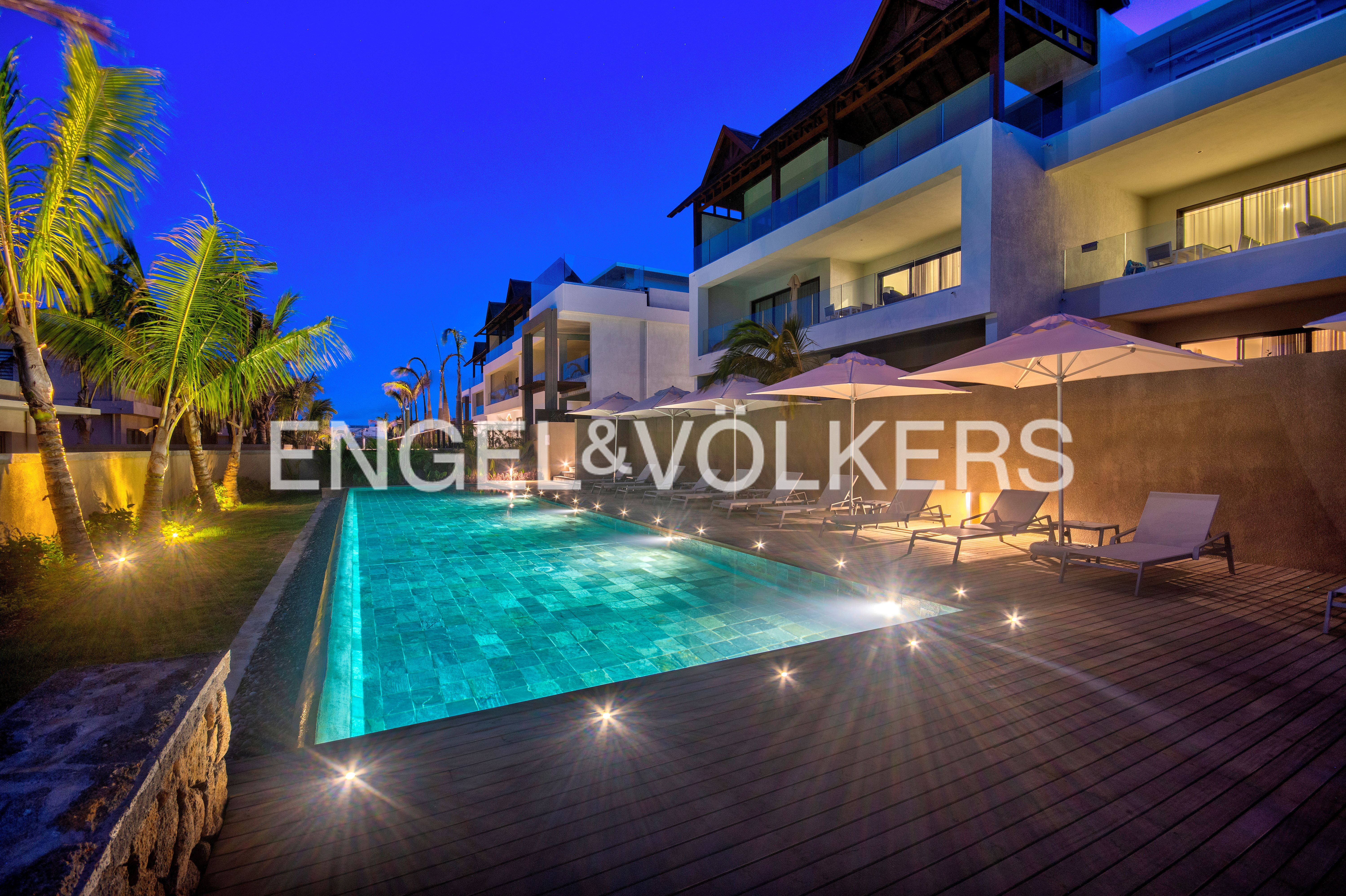 Luxury ground floor apartment Near the Beach