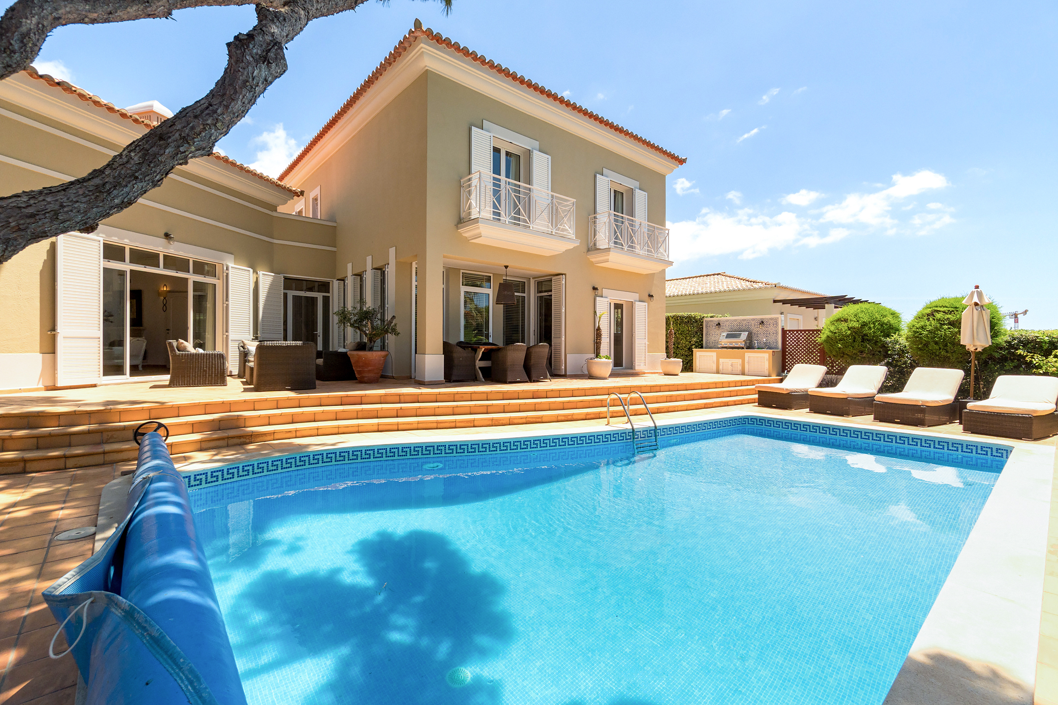 Luxury 4-Bedroom Villa with Private Pool in The Village