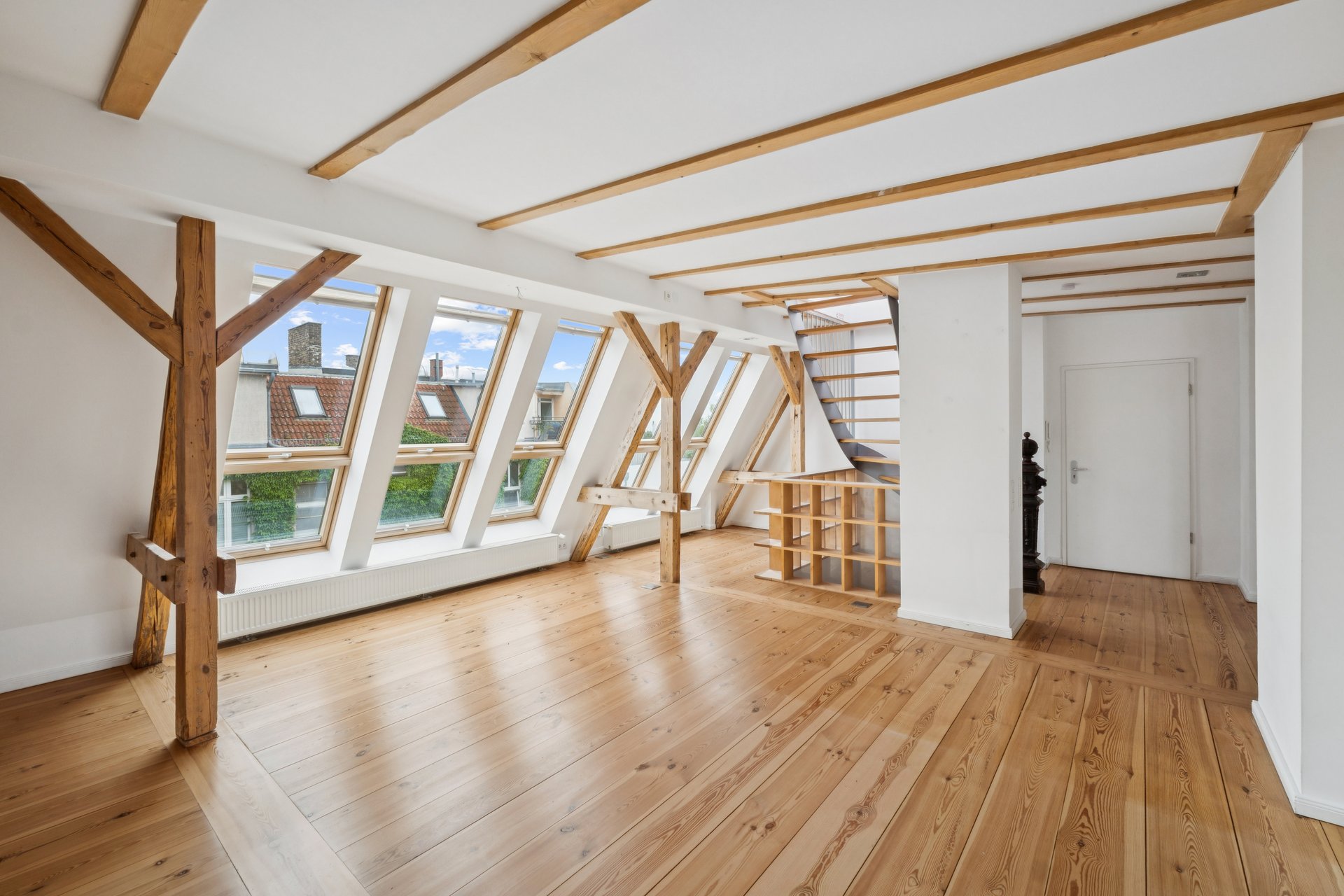 Wohnen mit Weitblick: 4-Zimmer-Maisonette mit Dachterrasse