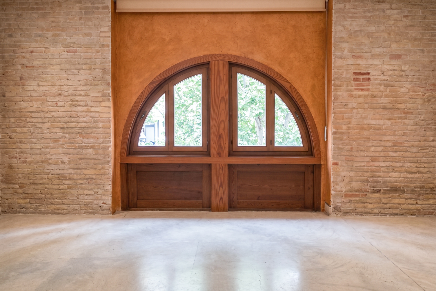Spacious 146 sq m home in a stately building on Gran Via Marques del Turia