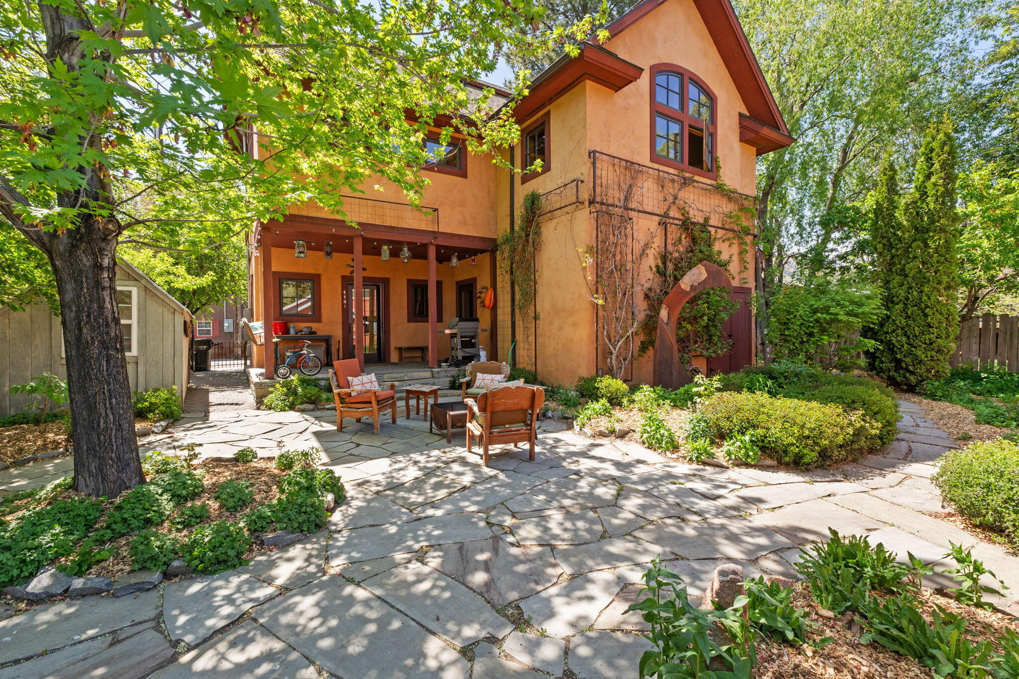 Rare Dual-Structure Property in Old Town Hailey