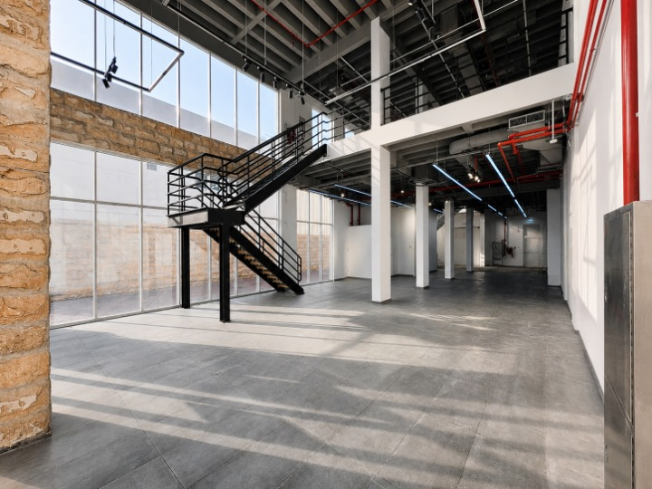 Prime Showroom | Road Frontage & Visibility