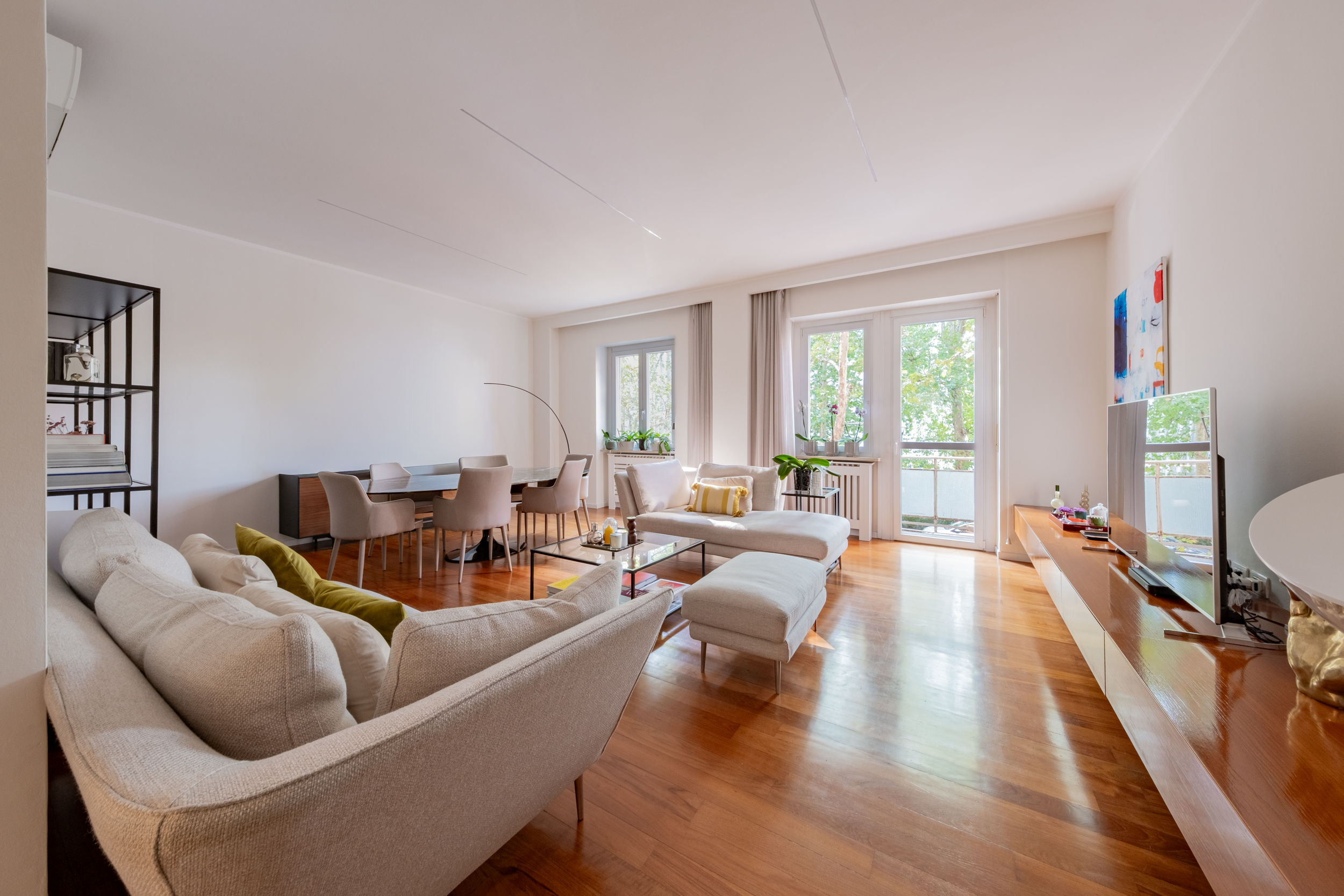 Contemporary and elegant apartment in via Sarfatti