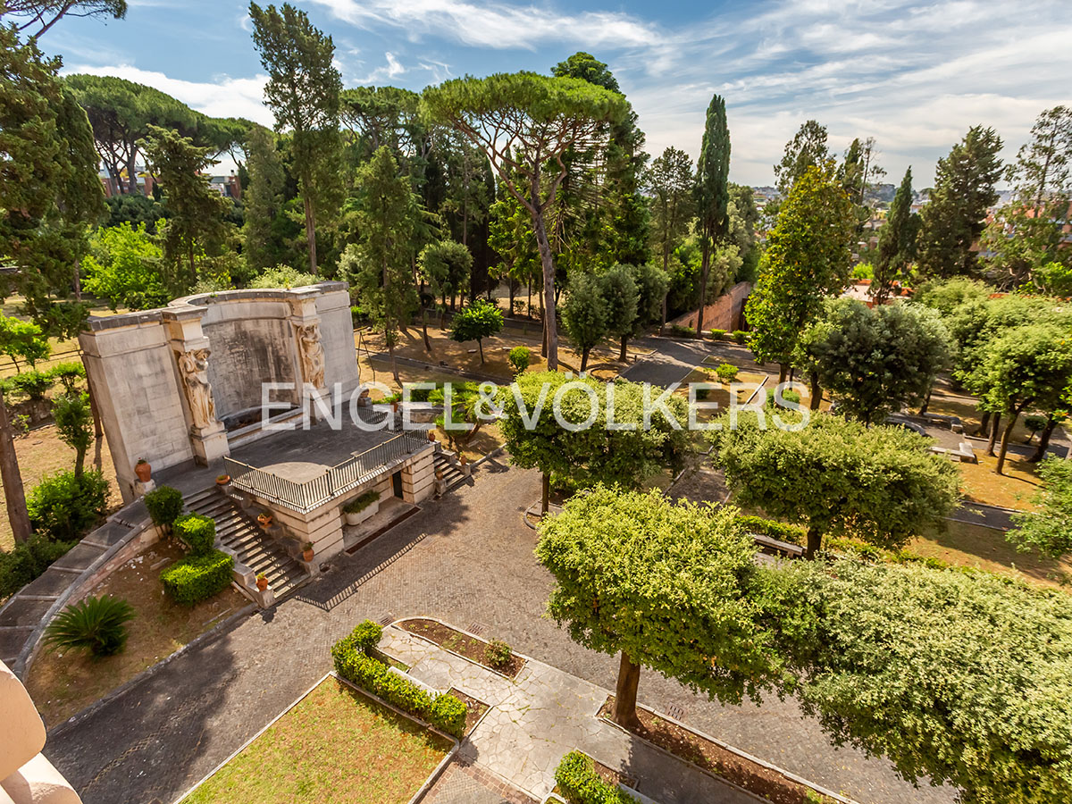 Prestige property in historic residence -Vigna Clara